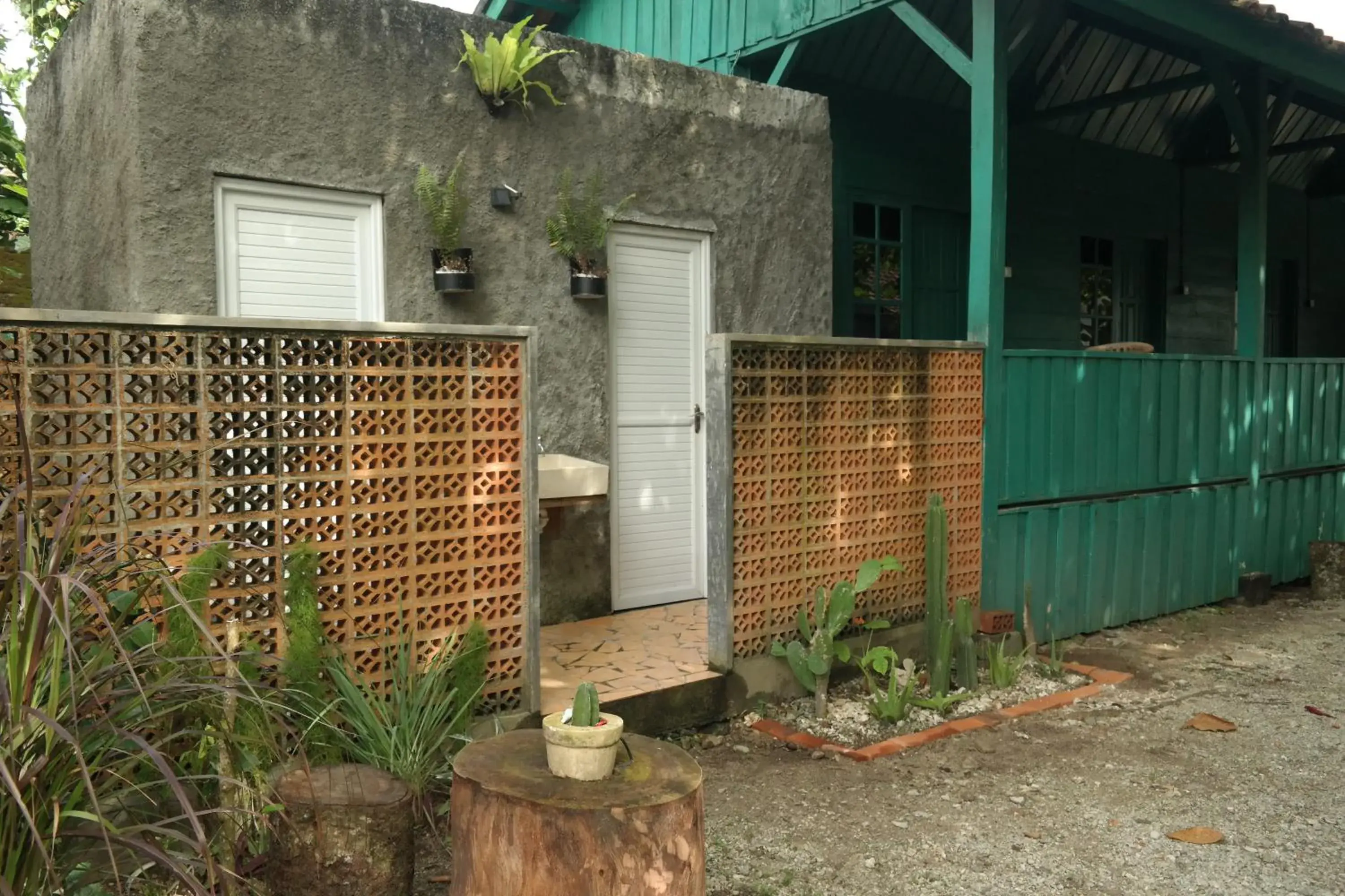 Twin Room with Shared Bathroom in Cabana Surf and Stay Twin Room with Shared Bathroom in Cabana Surf and Stay