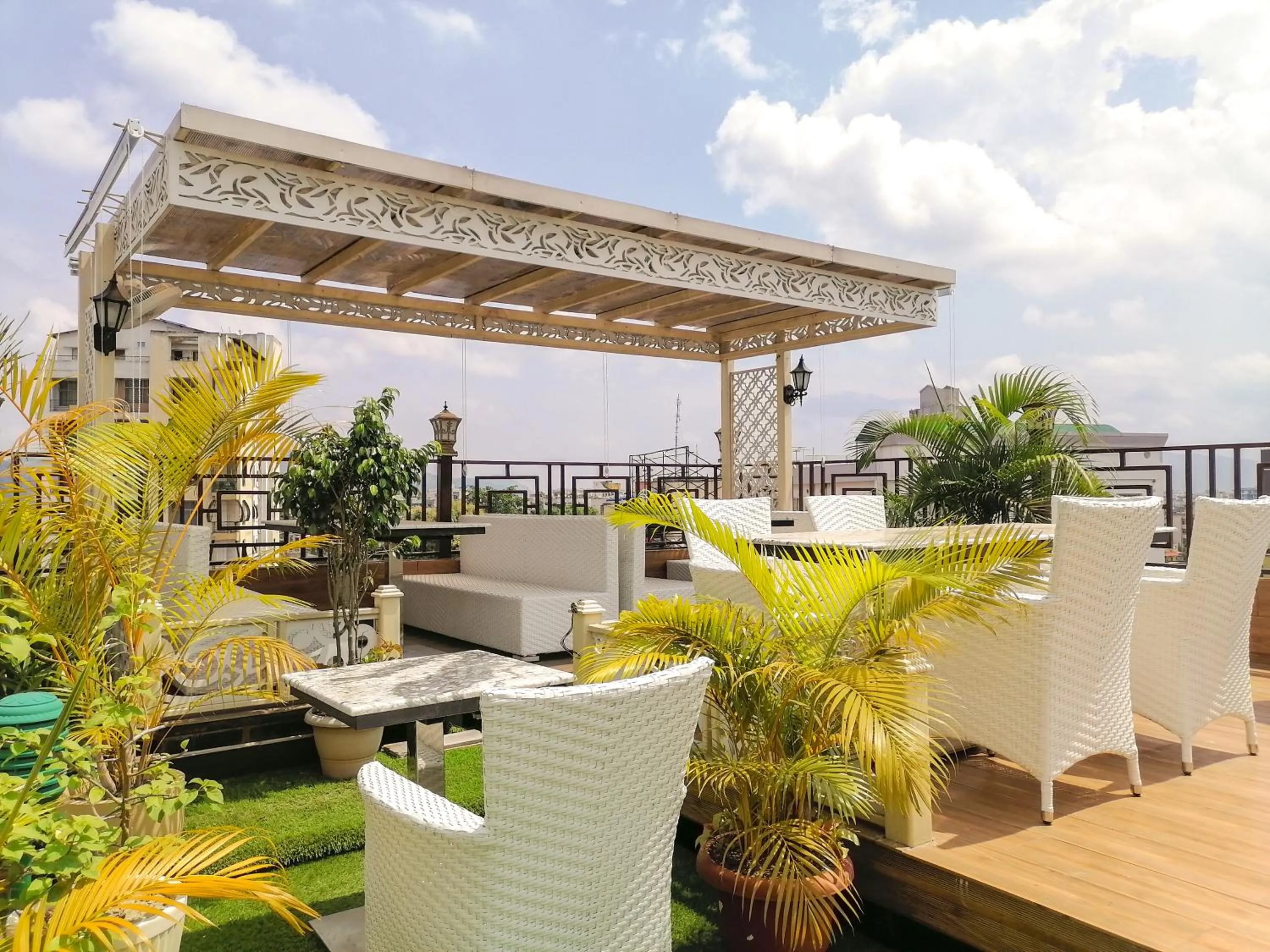 Restaurant/places to eat in Ghar 365 Residency