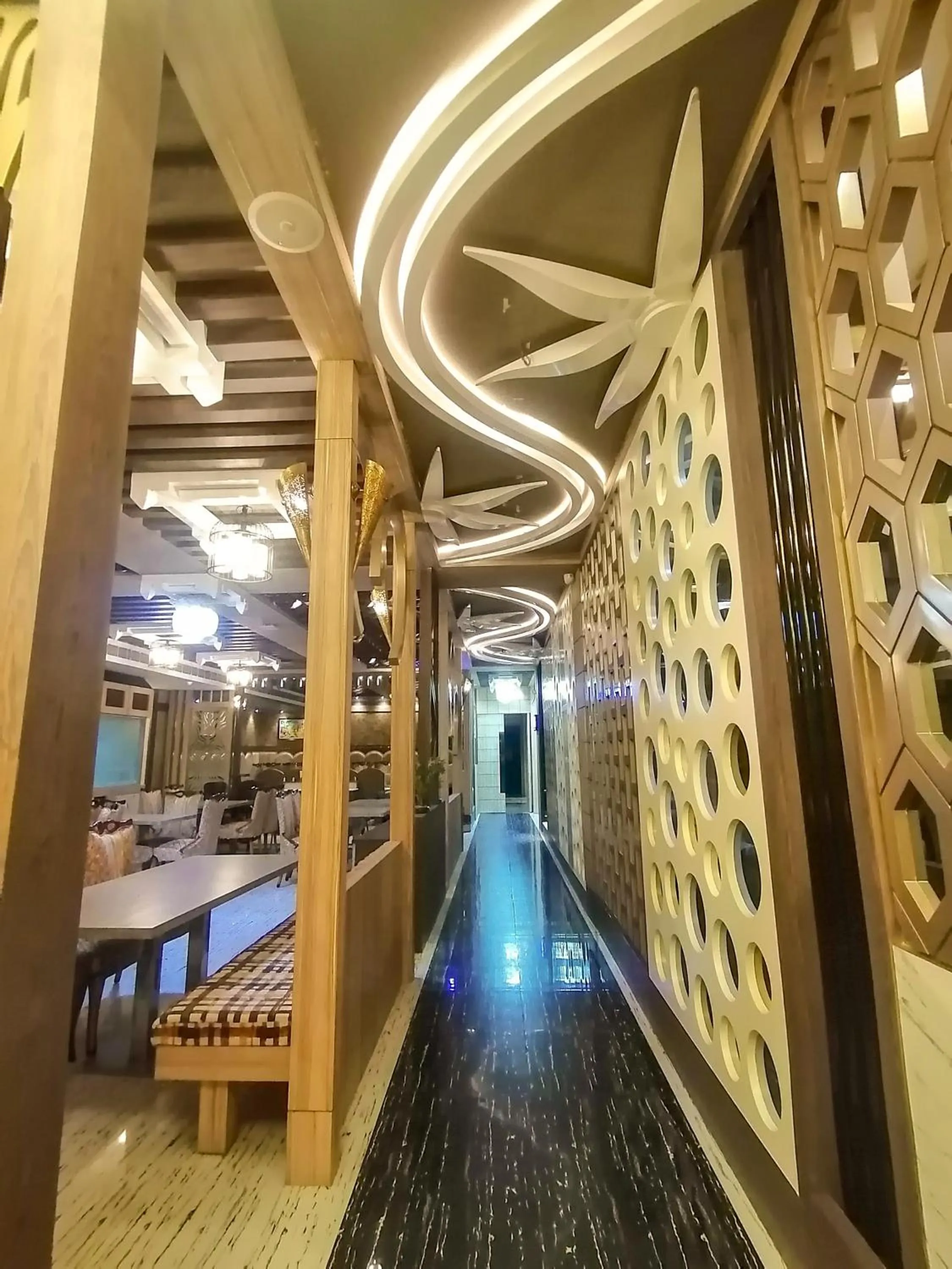 Restaurant/places to eat in Ghar 365 Residency