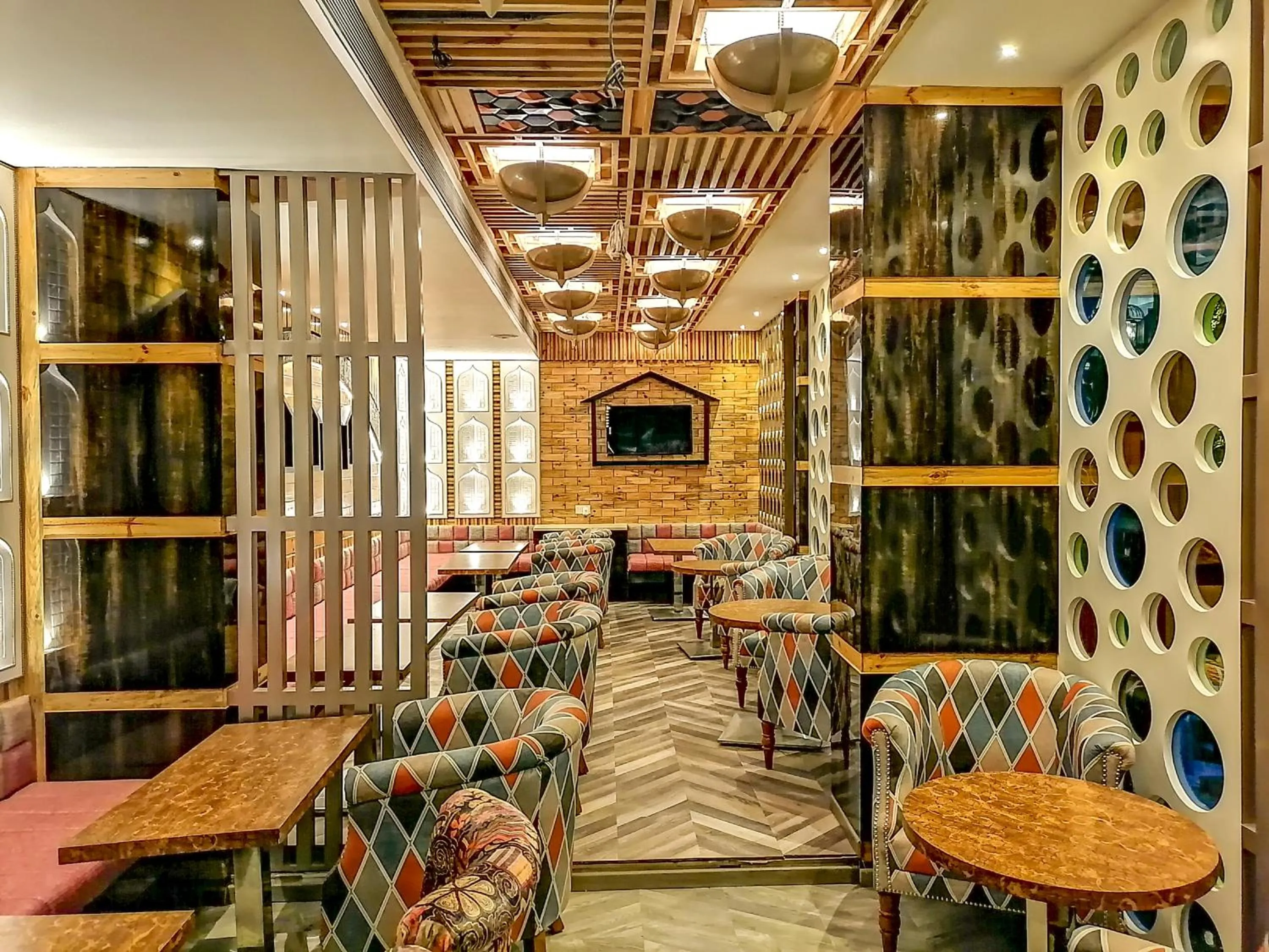 Lounge or bar in Ghar 365 Residency