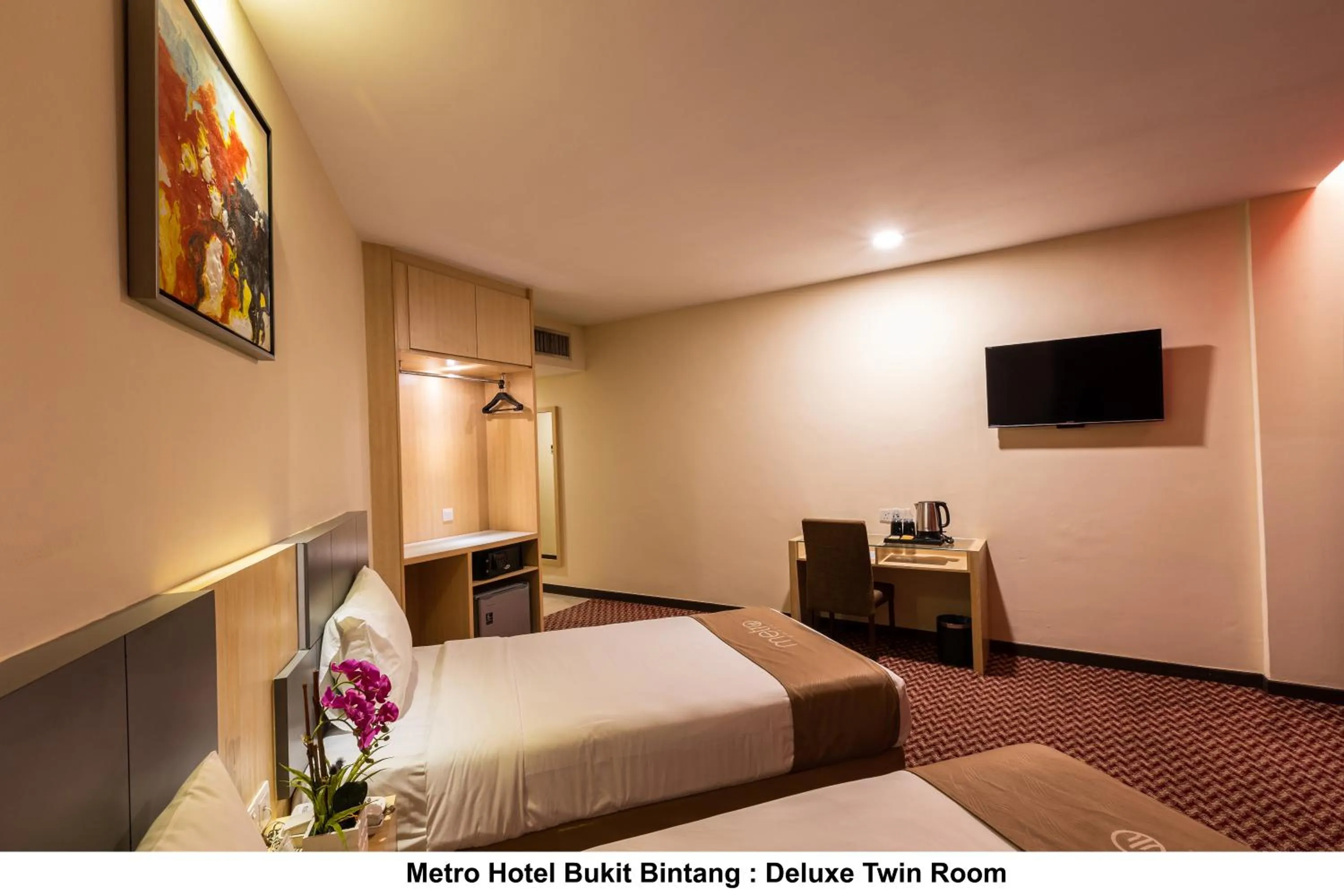 Bed in Metro Hotel Bukit Bintang