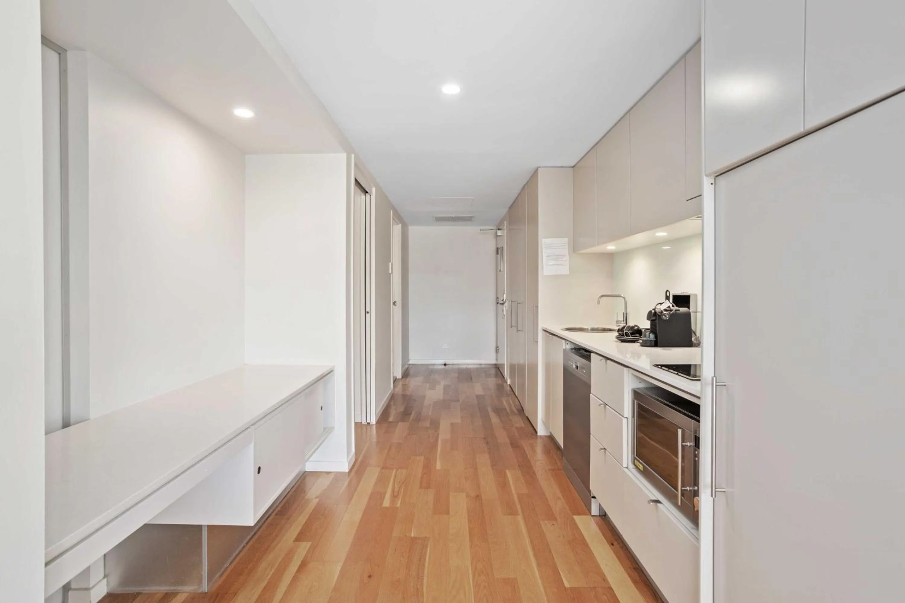 Kitchen or kitchenette in The Sand Resort Kingscliff - Holiday Management Co.