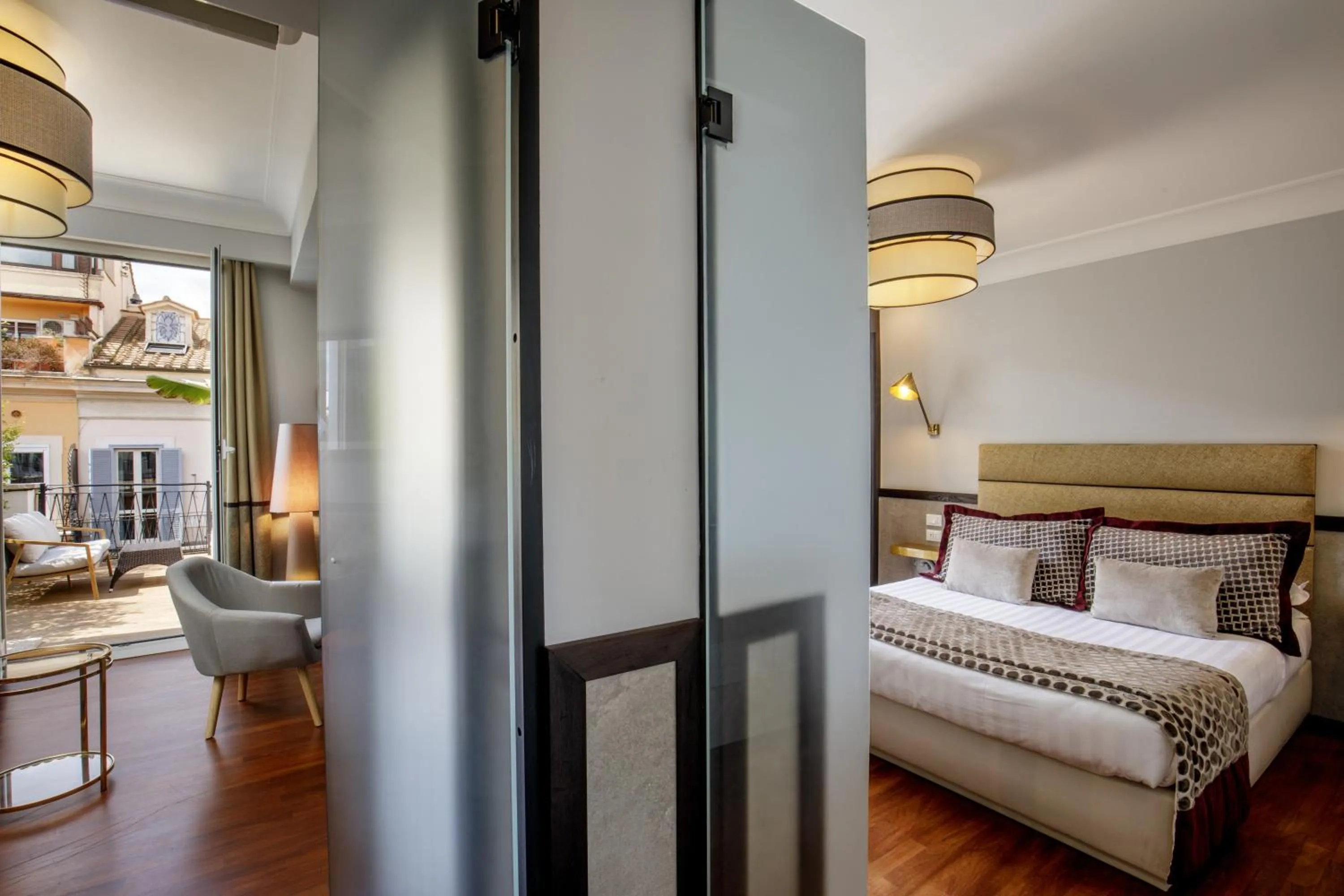 Photo of the whole room, Bed in Relais Luxury Corso