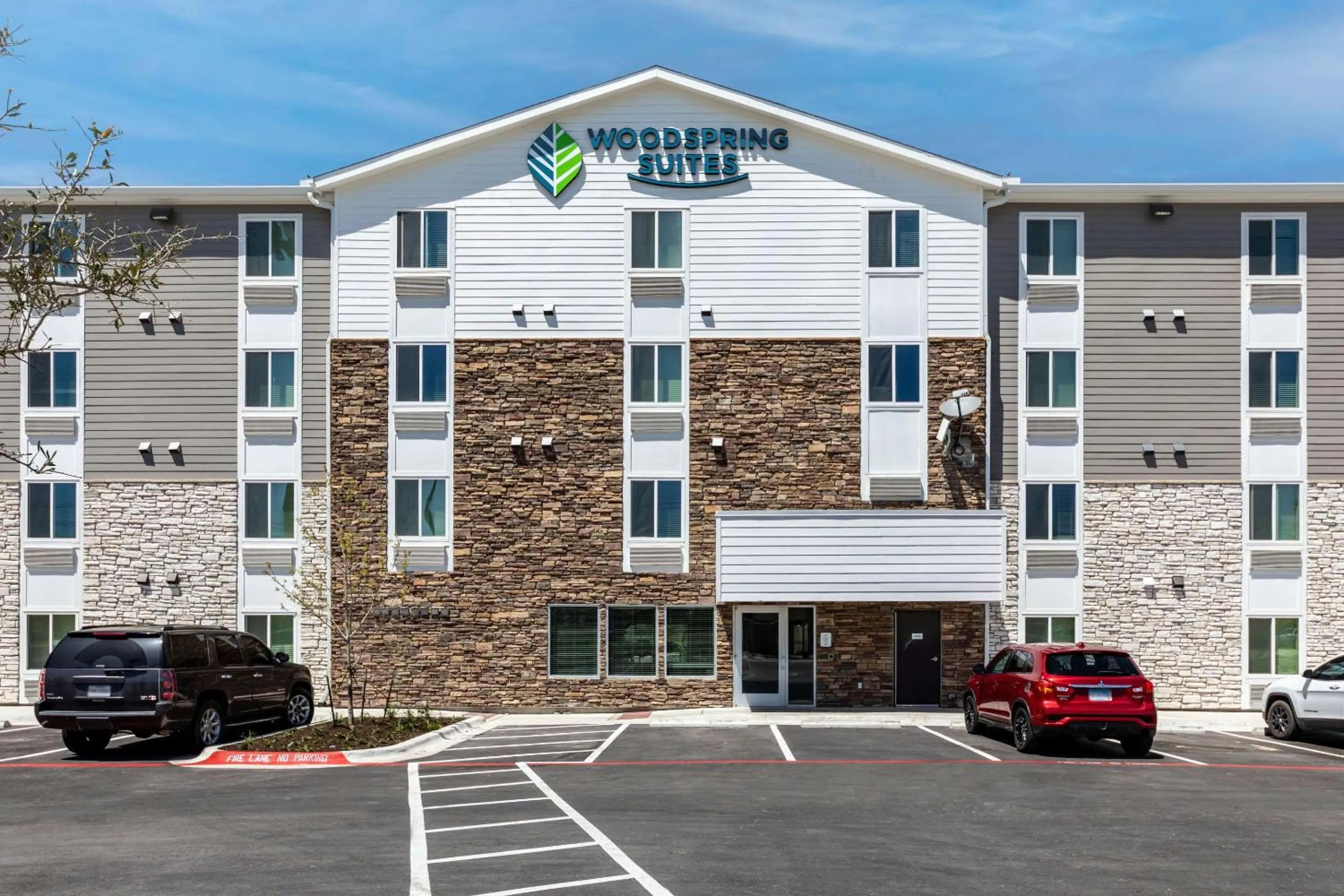 Property building in WoodSpring Suites Round Rock-Austin North