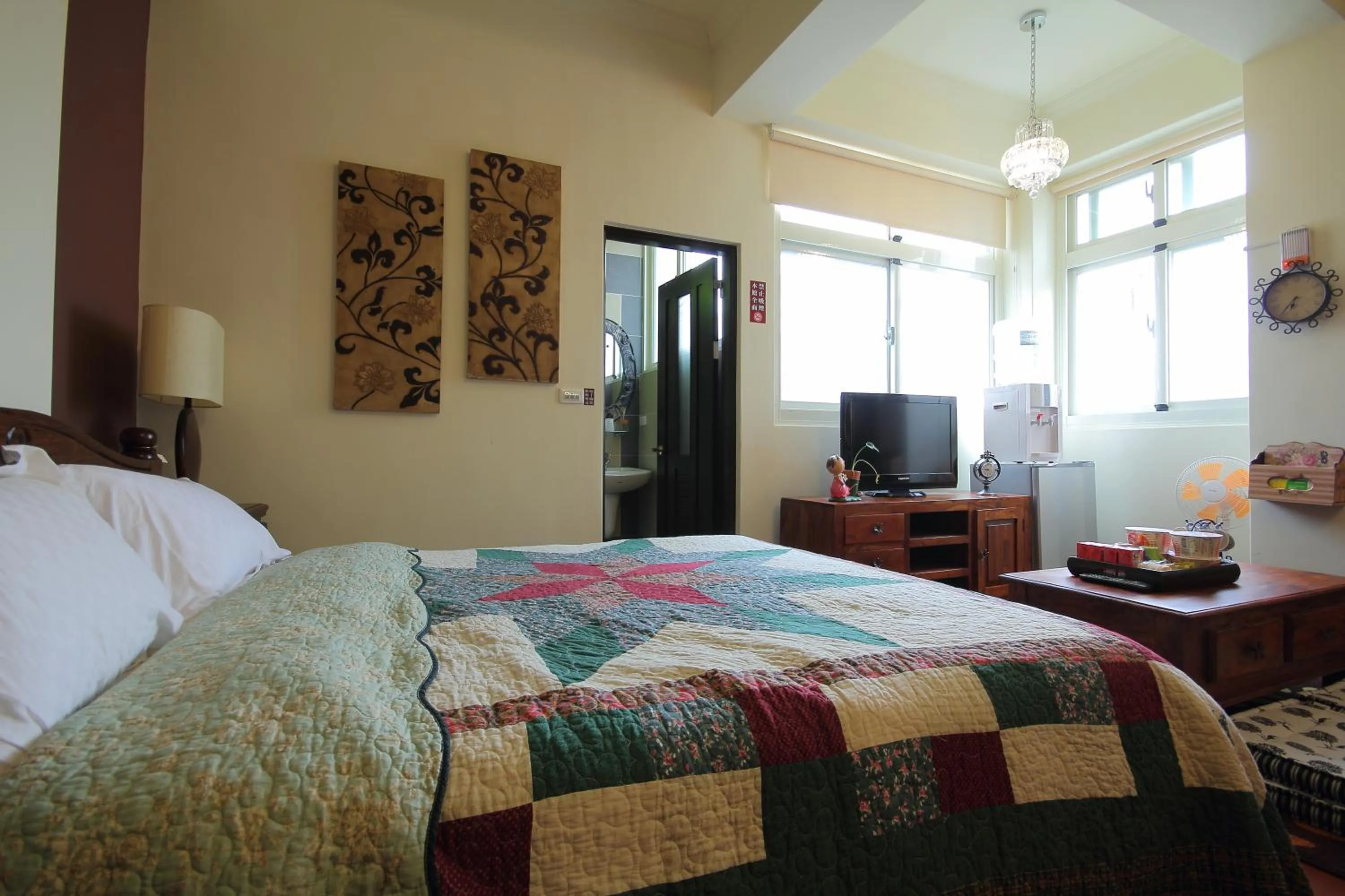 Bed in Hualien Paris Home B&B