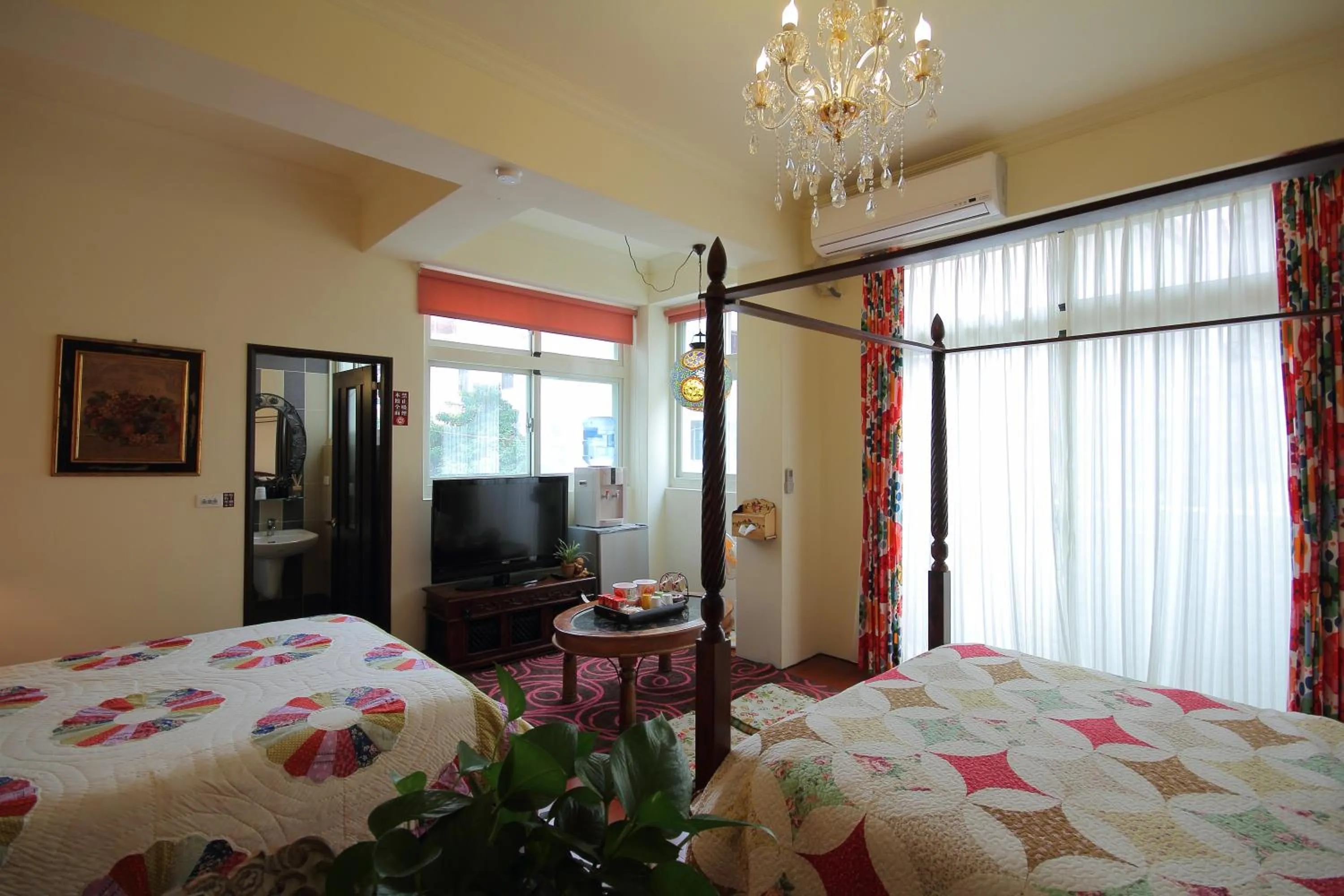 Photo of the whole room in Hualien Paris Home B&B