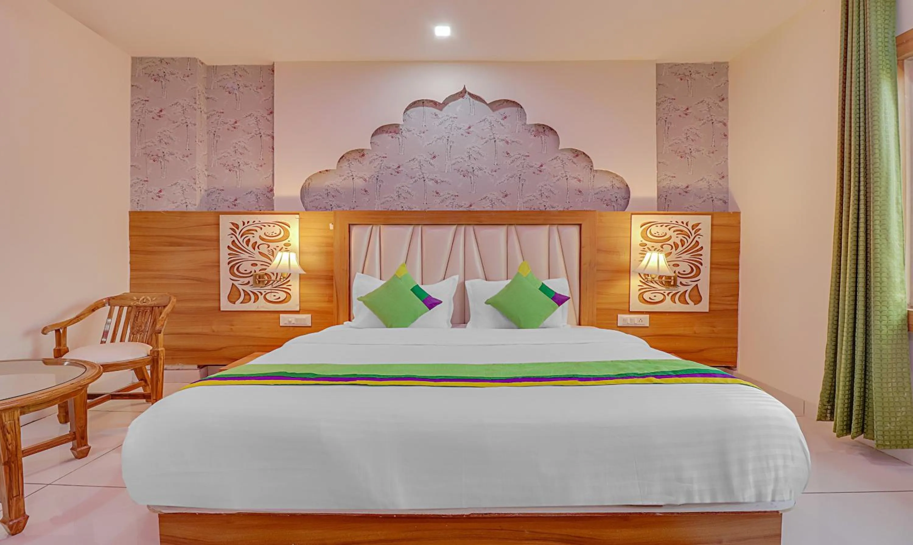Bed in Treebo Tropical Roots, Bhupatwala Haridwar