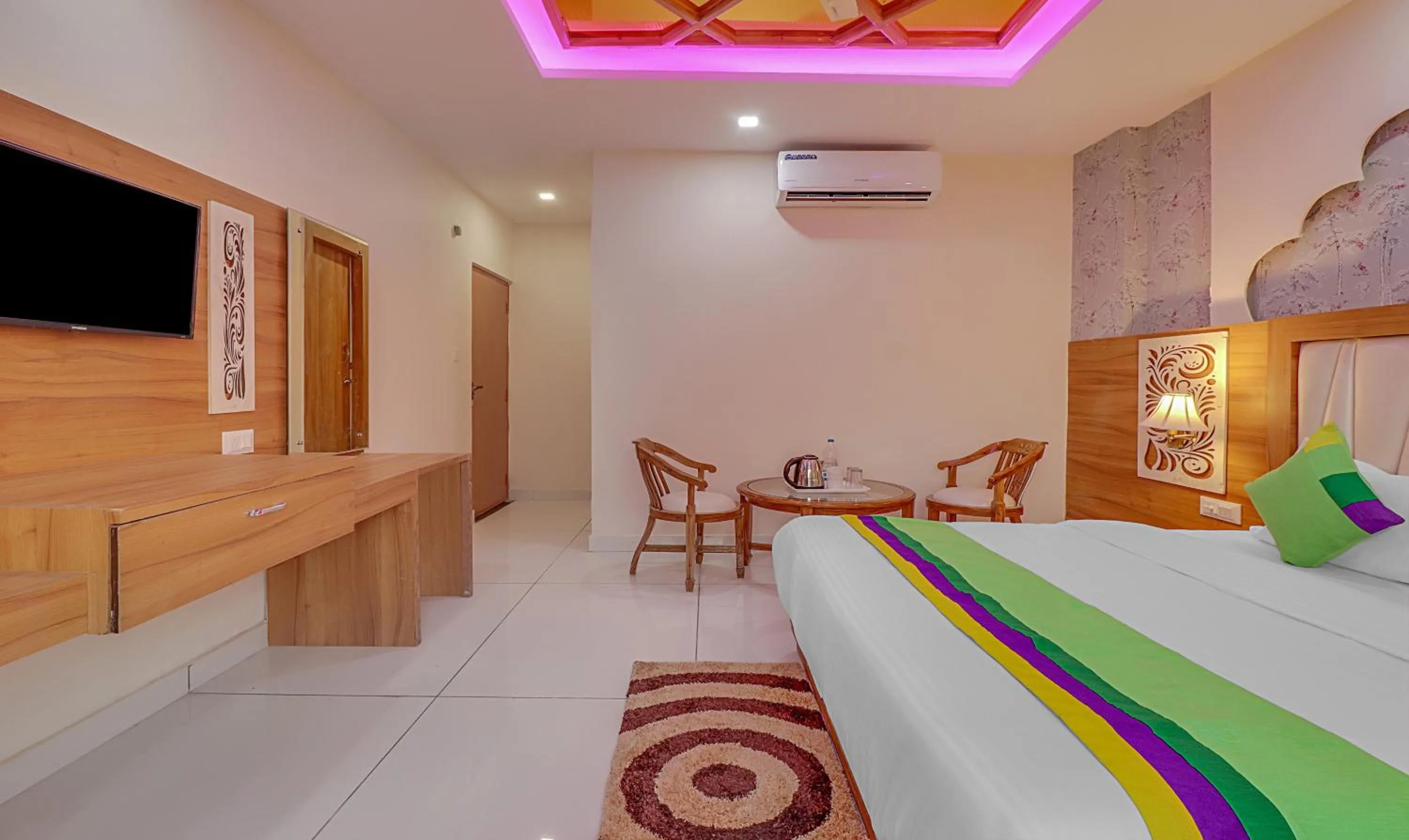 Bedroom, Bed in Treebo Tropical Roots, Bhupatwala Haridwar