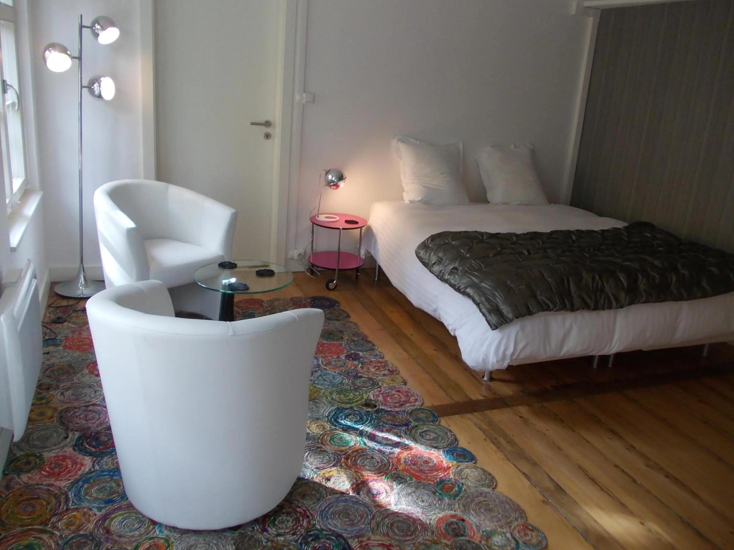 Photo of the whole room, Bed in Appartements Orfèvres Cathédrale