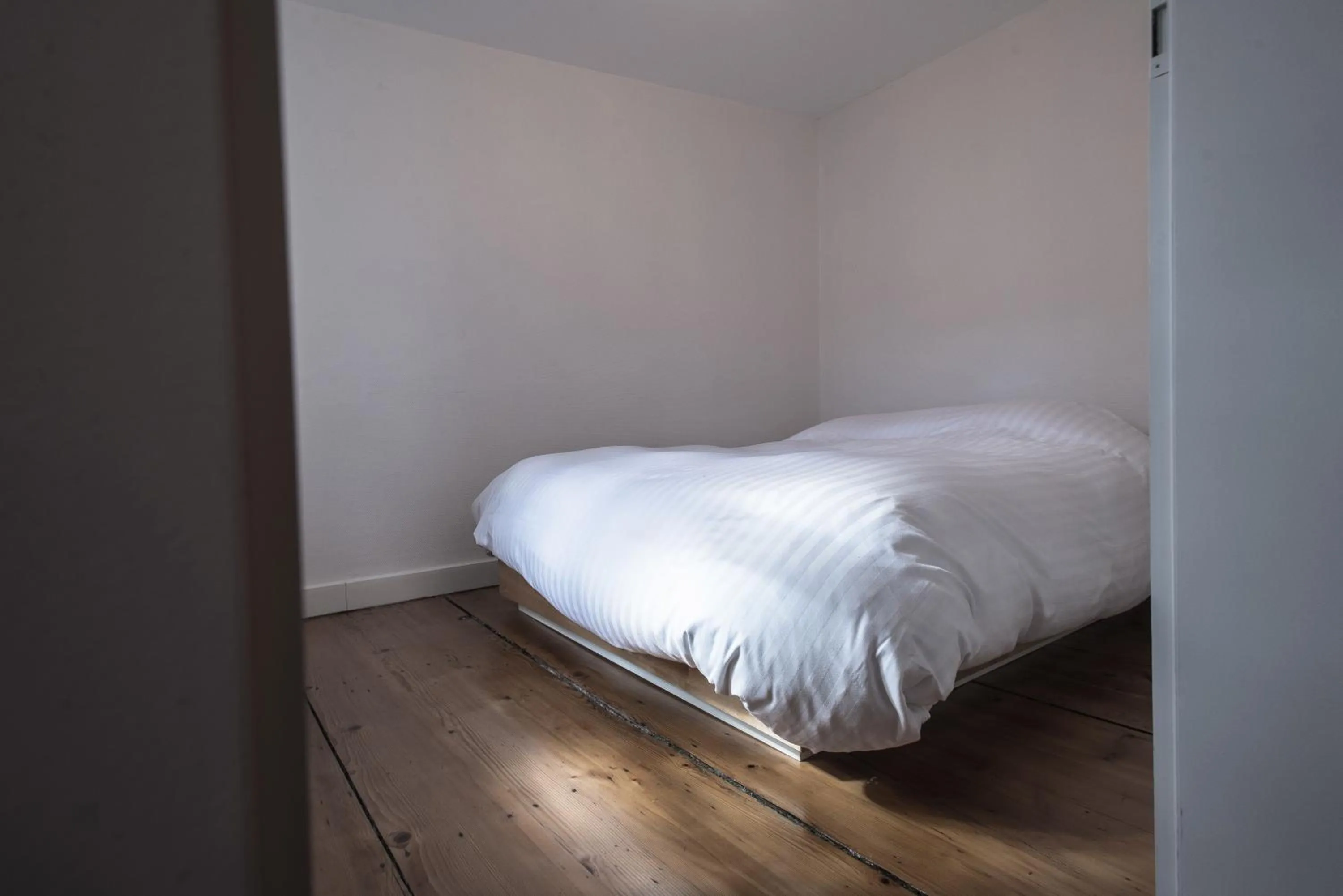 Photo of the whole room, Bed in Appartements Orfèvres Cathédrale