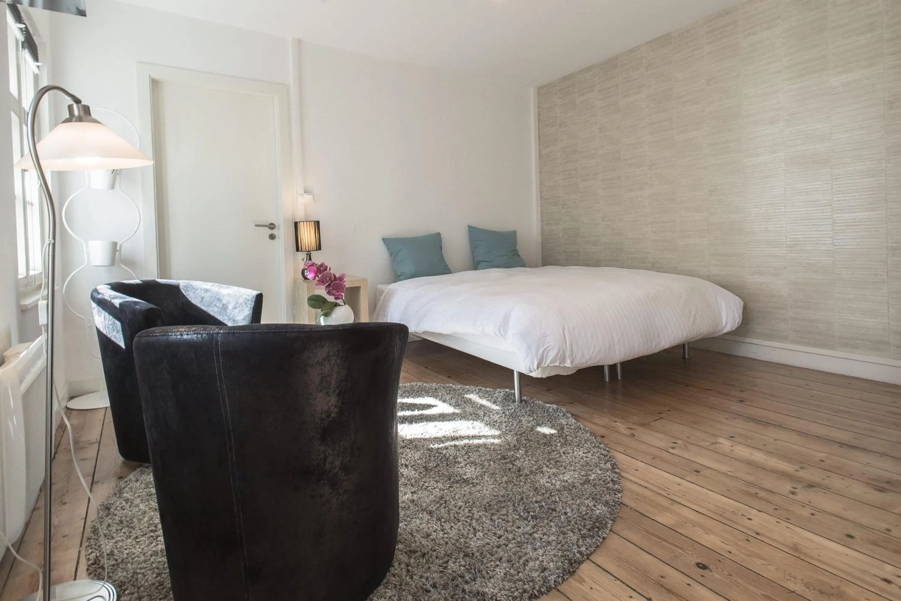 Photo of the whole room, Bed in Appartements Orfèvres Cathédrale