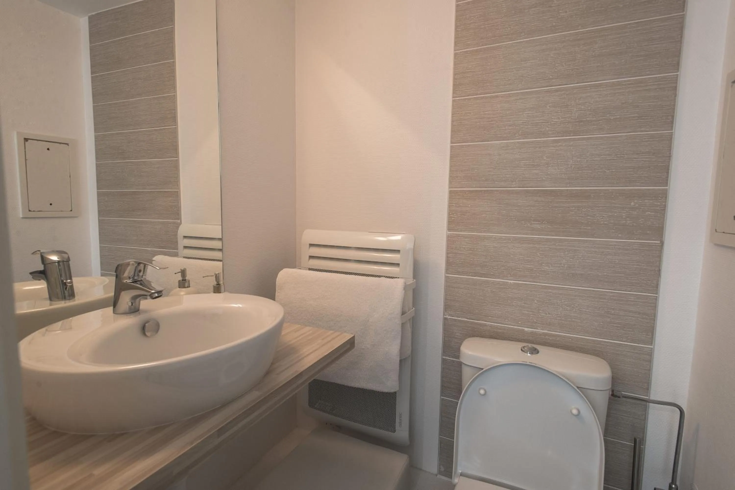 Bathroom in Appartements Orfèvres Cathédrale