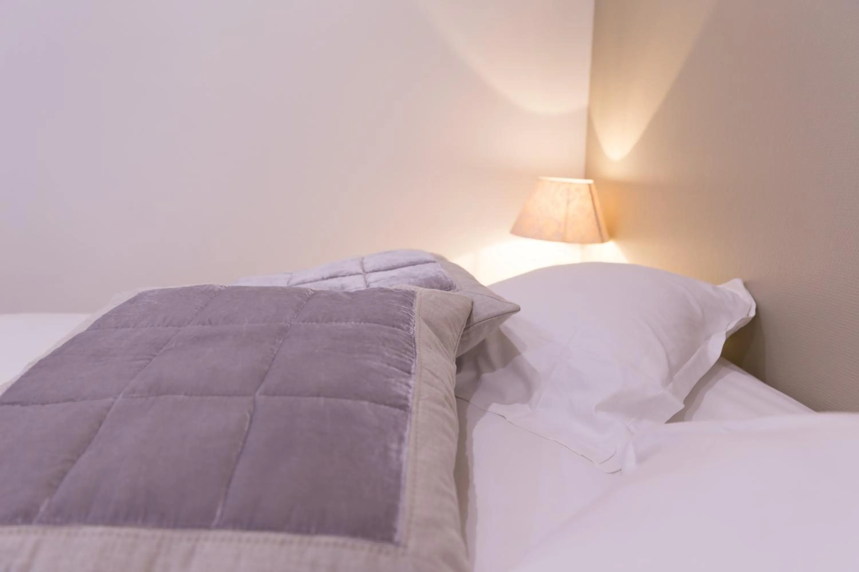 Decorative detail, Bed in Appartements Orfèvres Cathédrale