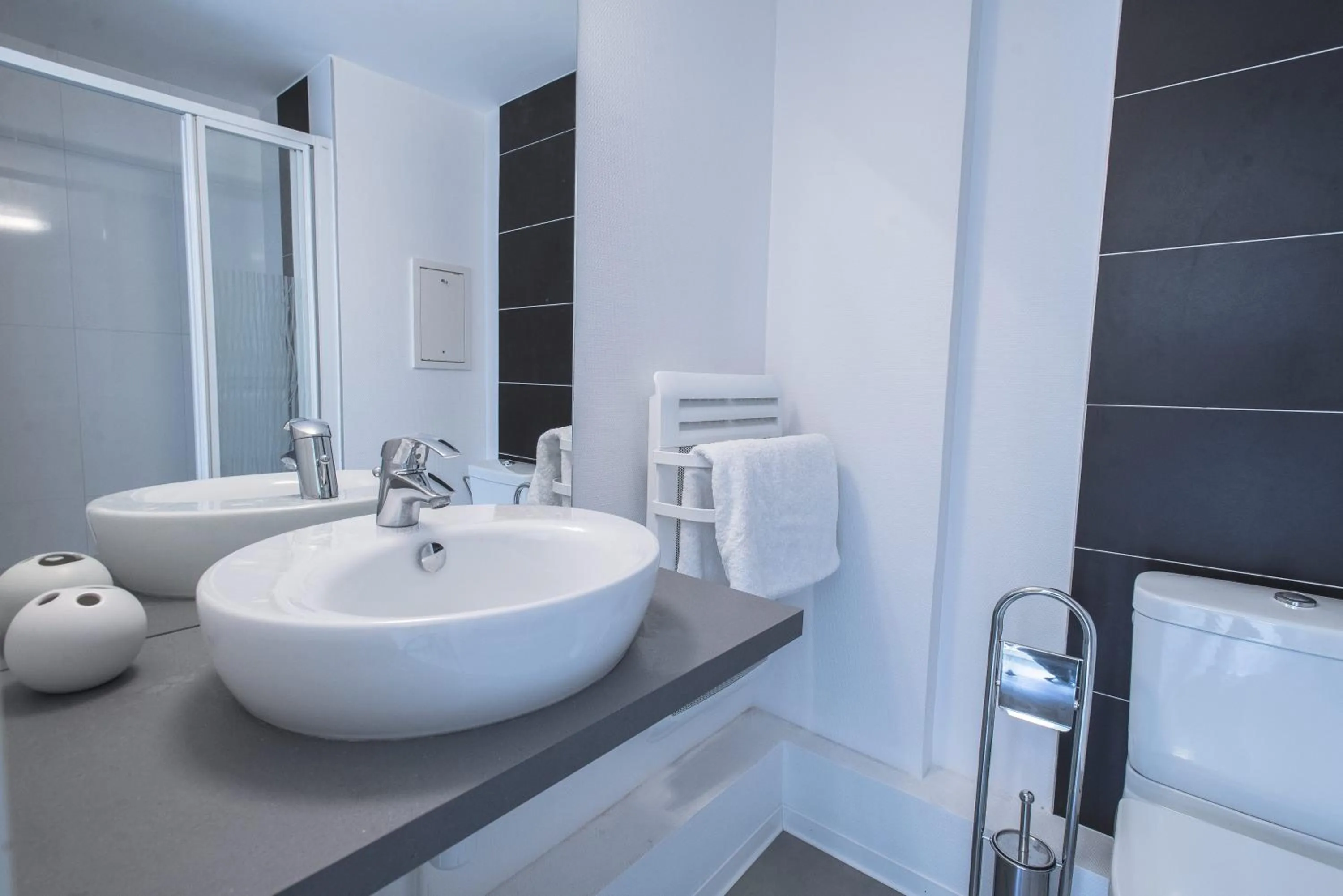 Bathroom in Appartements Orfèvres Cathédrale