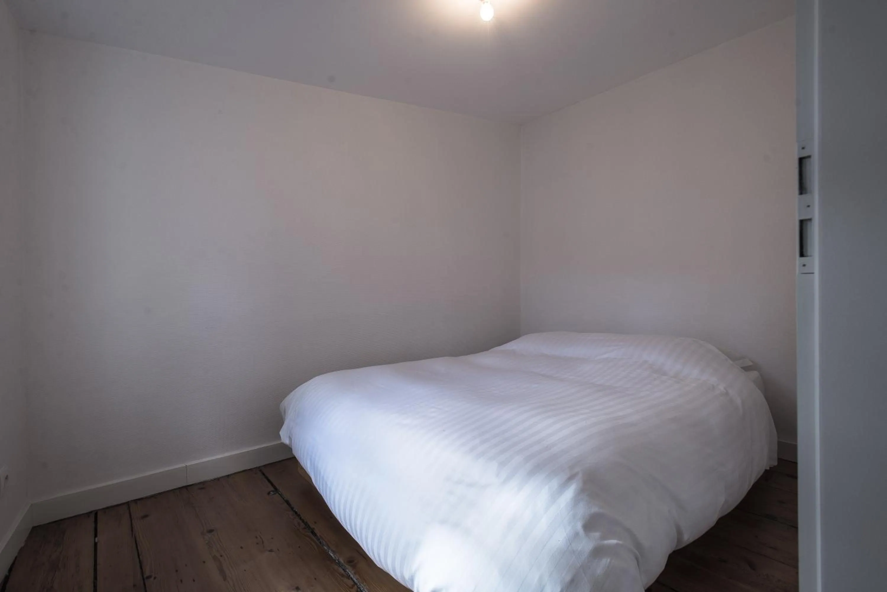 Photo of the whole room, Bed in Appartements Orfèvres Cathédrale