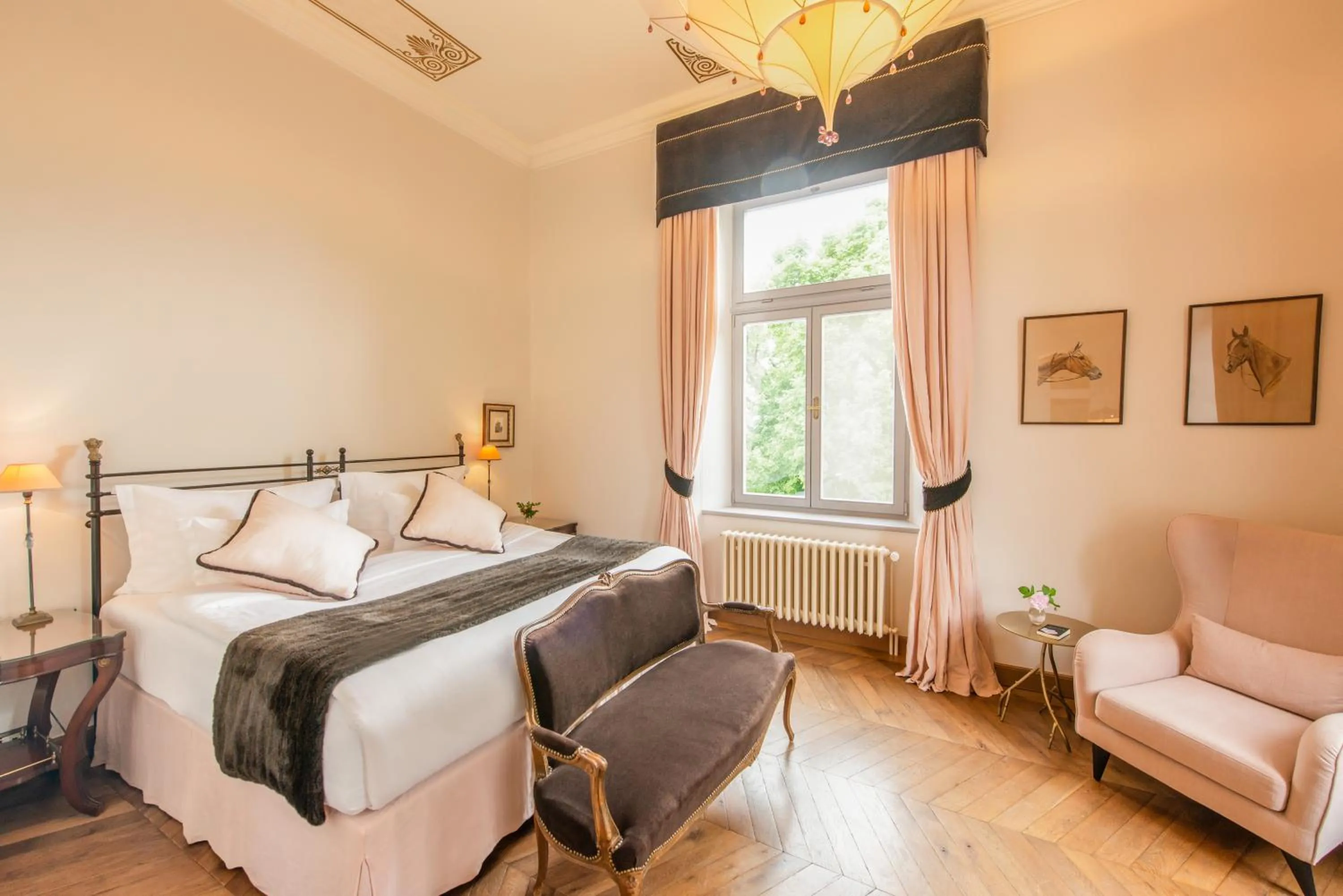 Bed in Chateau Mcely