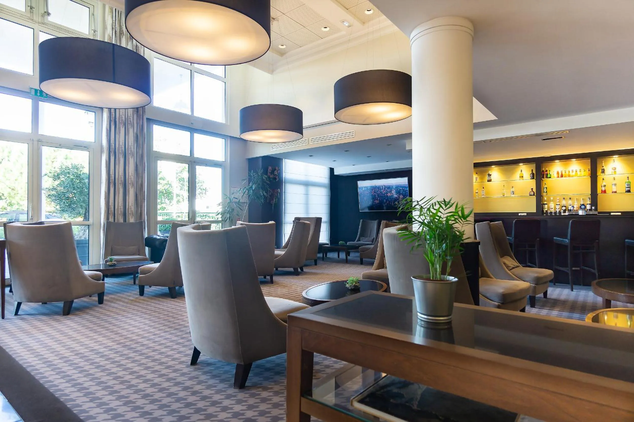 Lounge or bar in City Résidence Paris CDG Airport