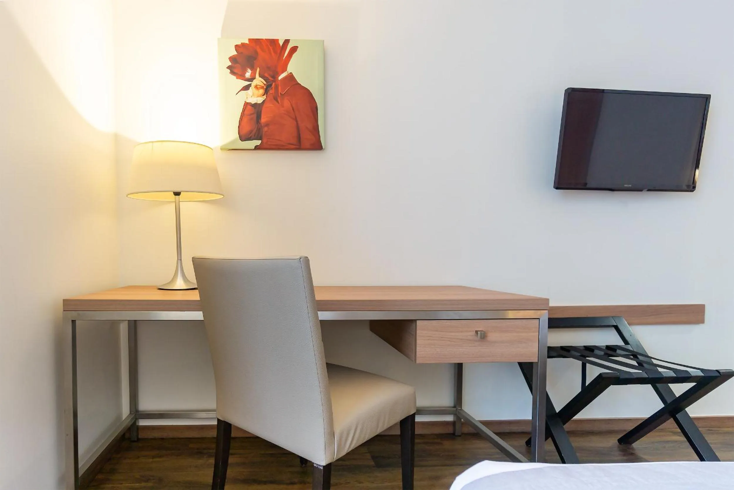 TV and multimedia in City Résidence Paris CDG Airport