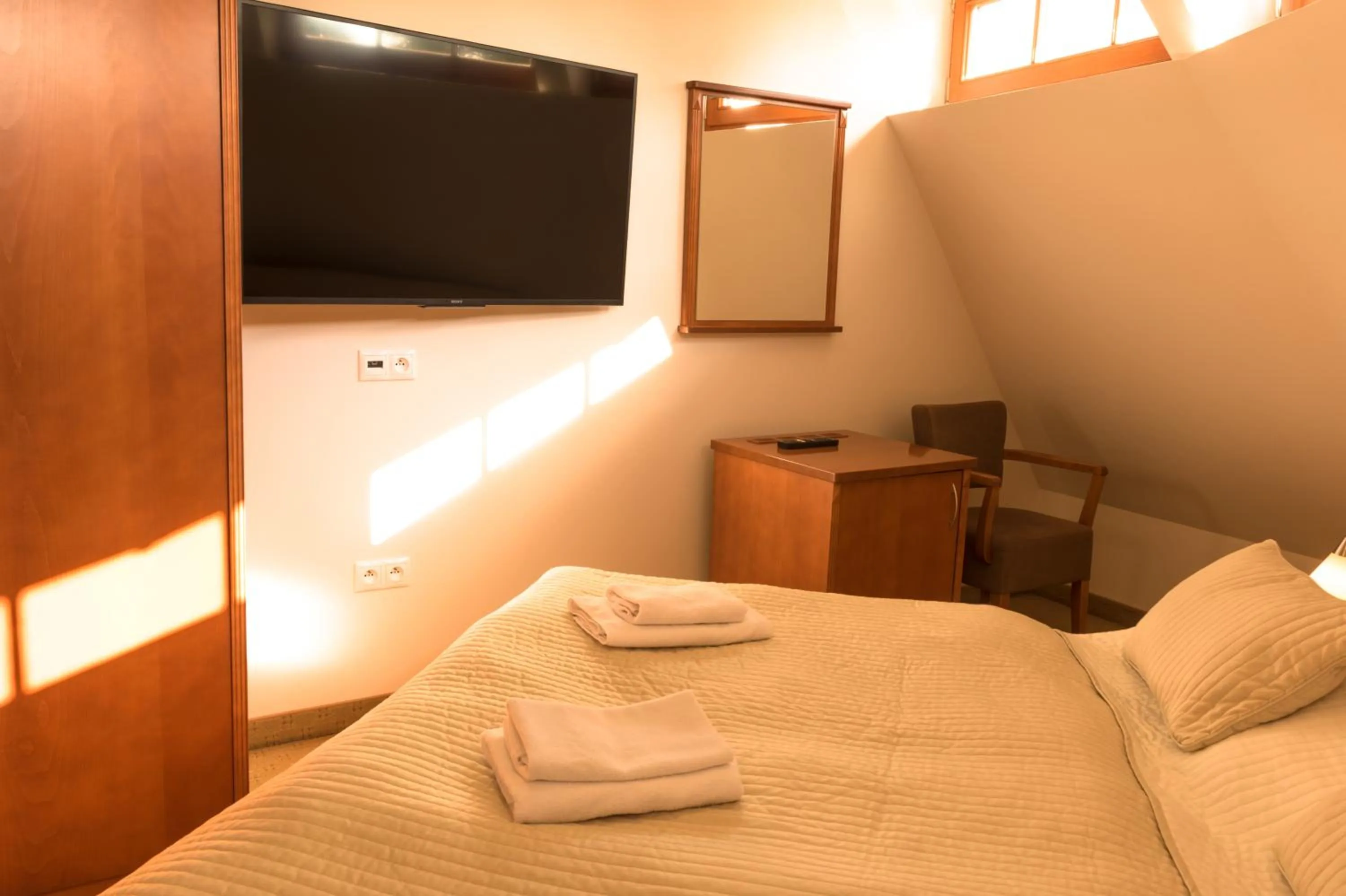 Bedroom, Bed in Hotel VÍTKOVA HORA