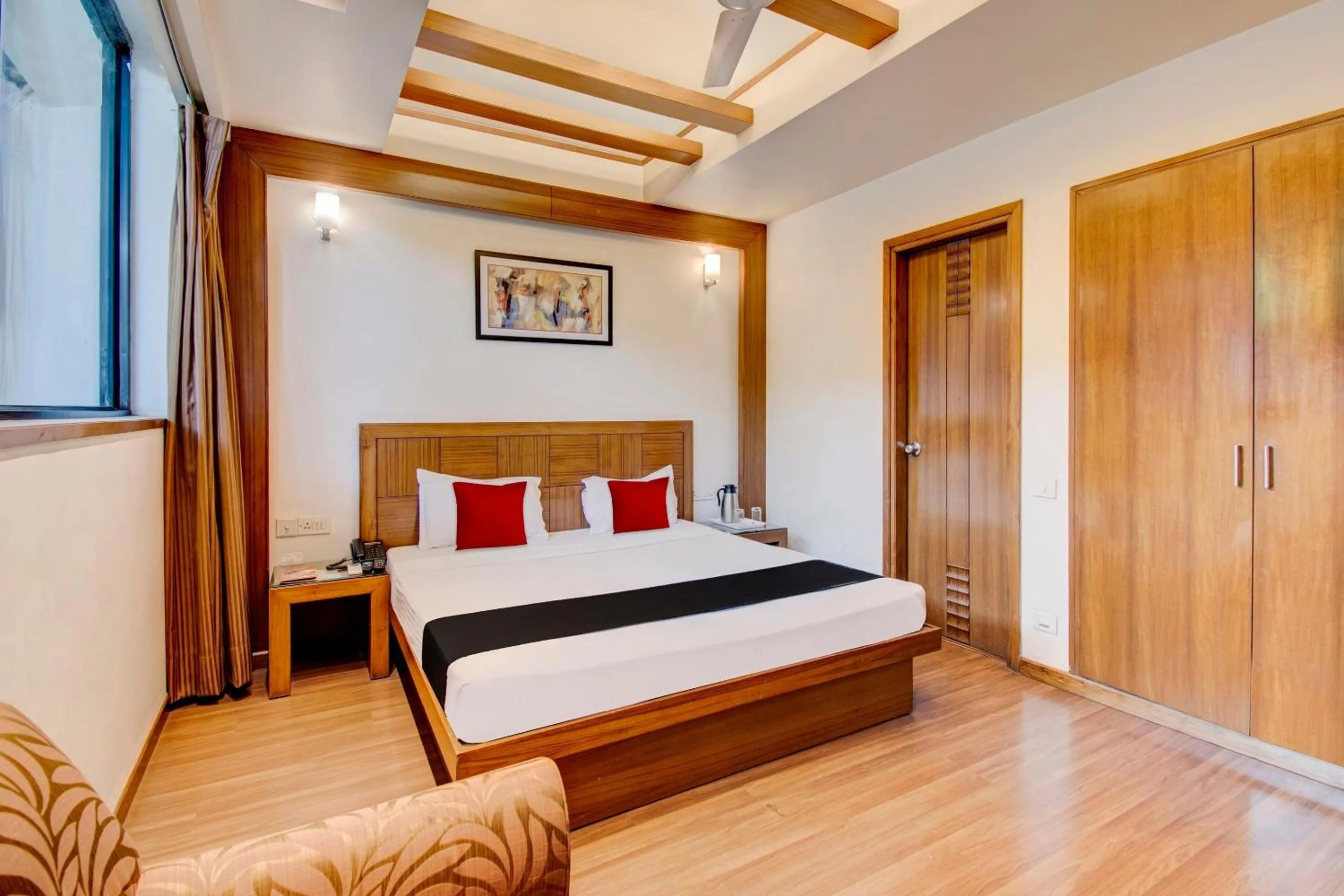 Bedroom in Capital O Broadway