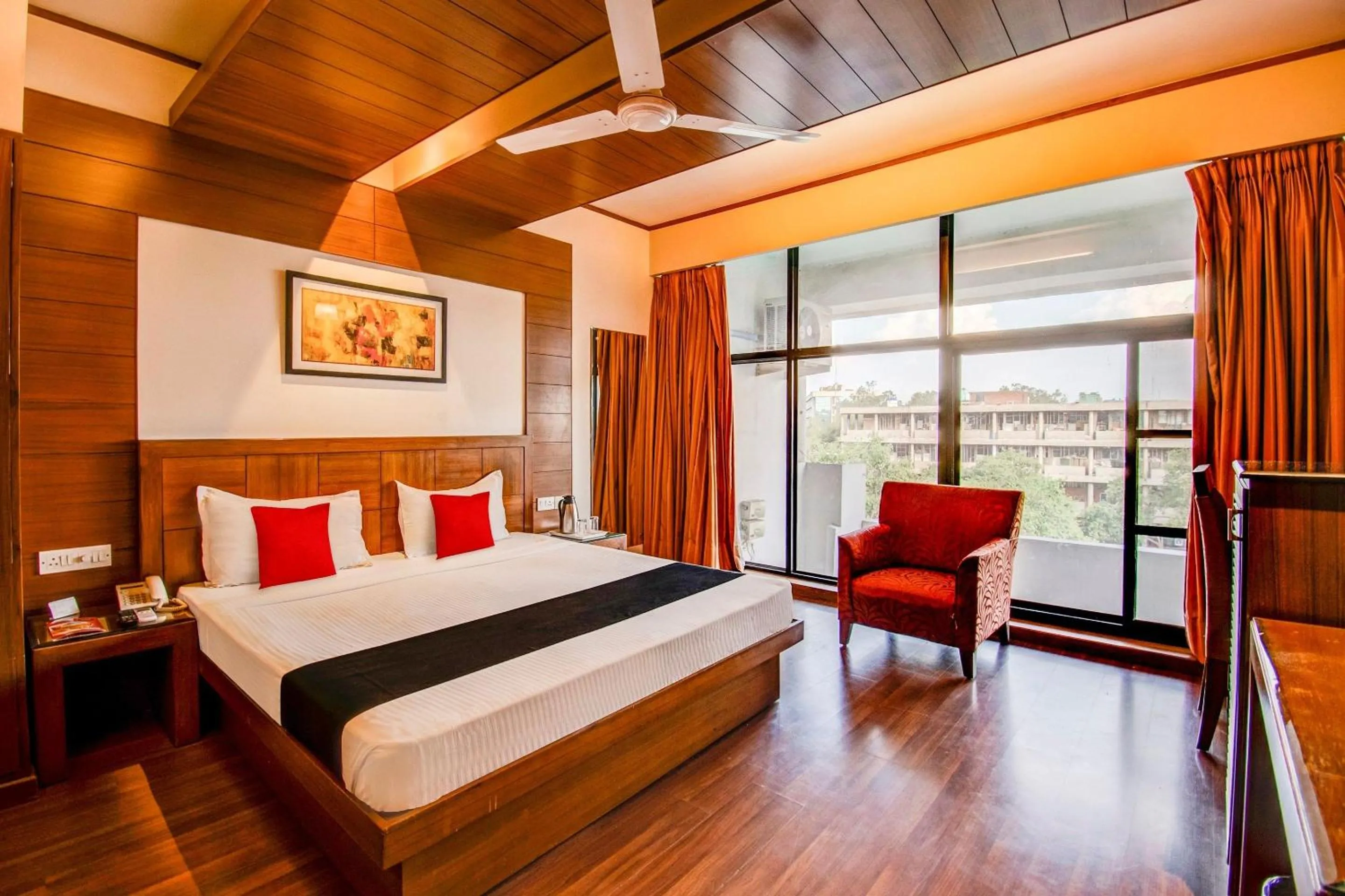 Bedroom in Capital O Broadway