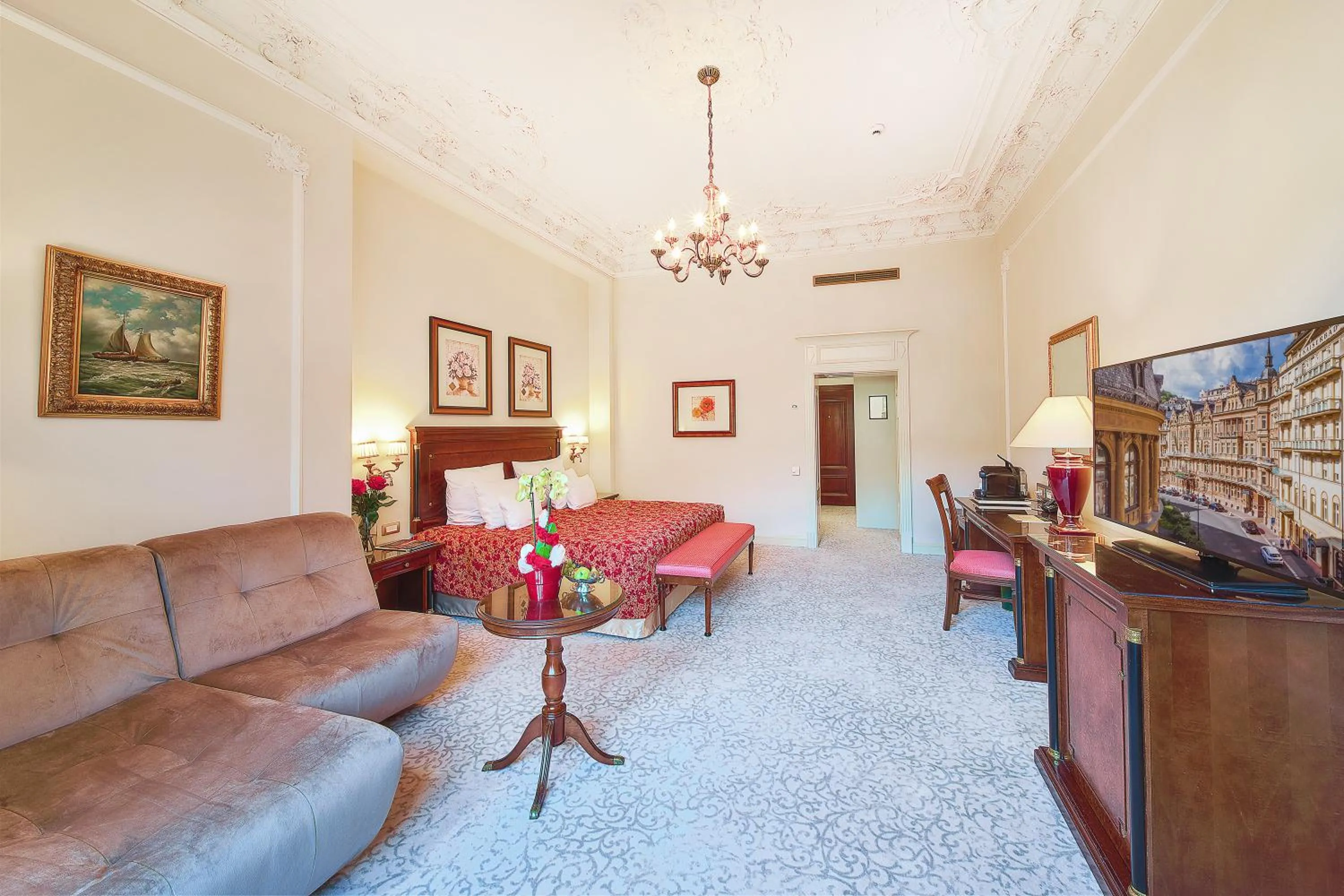 Seating area in Carlsbad Plaza Medical Spa & Wellness hotel