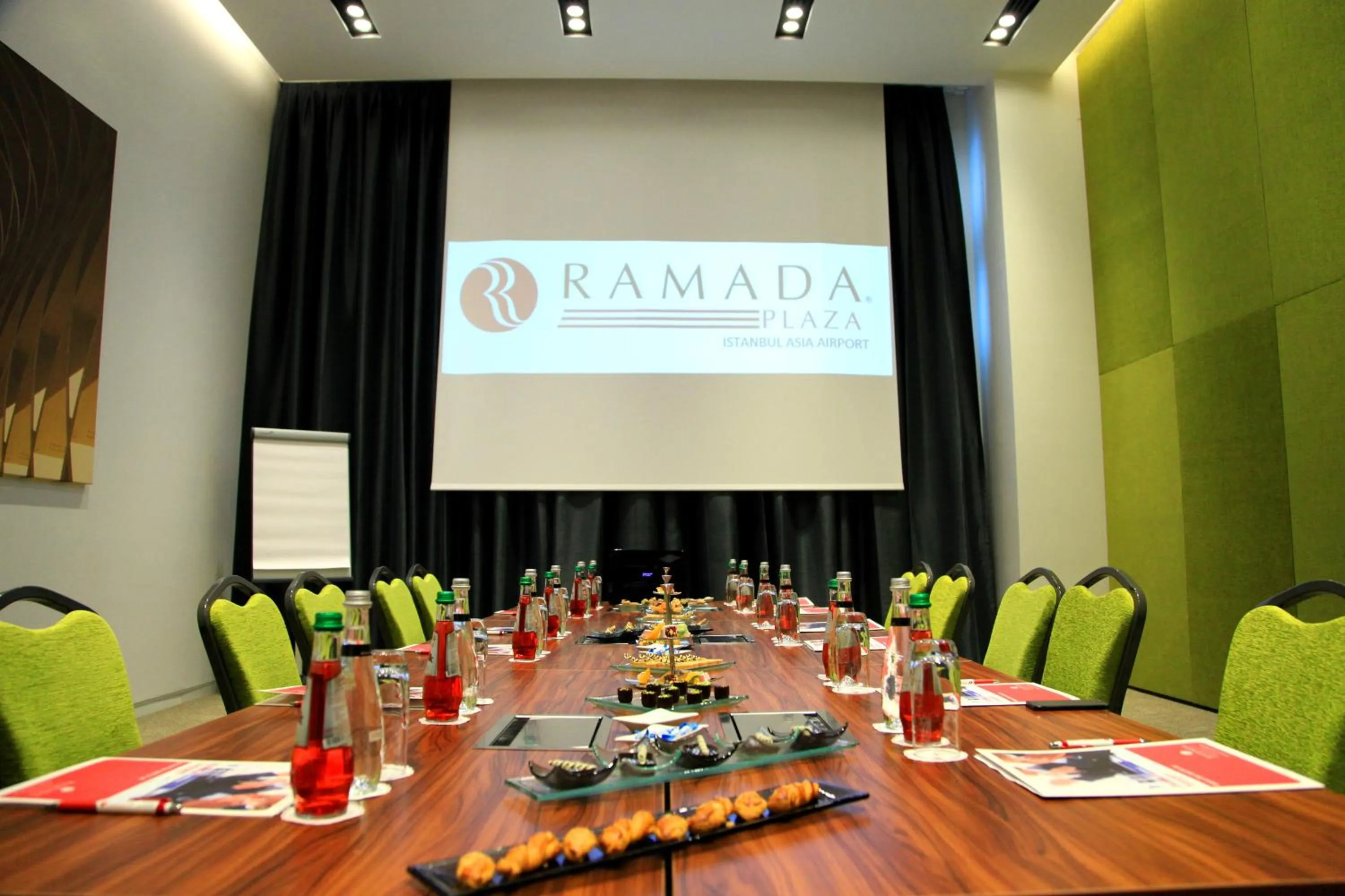 Business facilities in Ramada Plaza by Wyndham Istanbul Asia Airport
