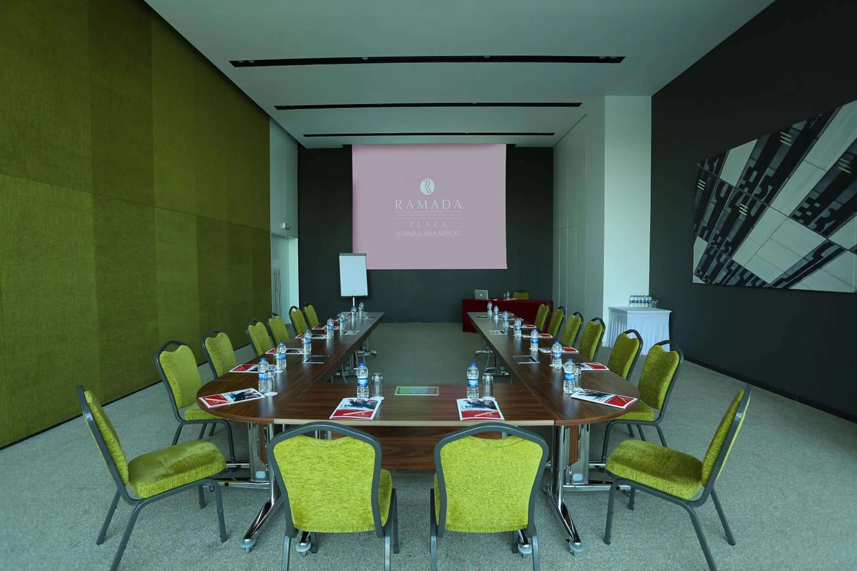 Business facilities in Ramada Plaza by Wyndham Istanbul Asia Airport