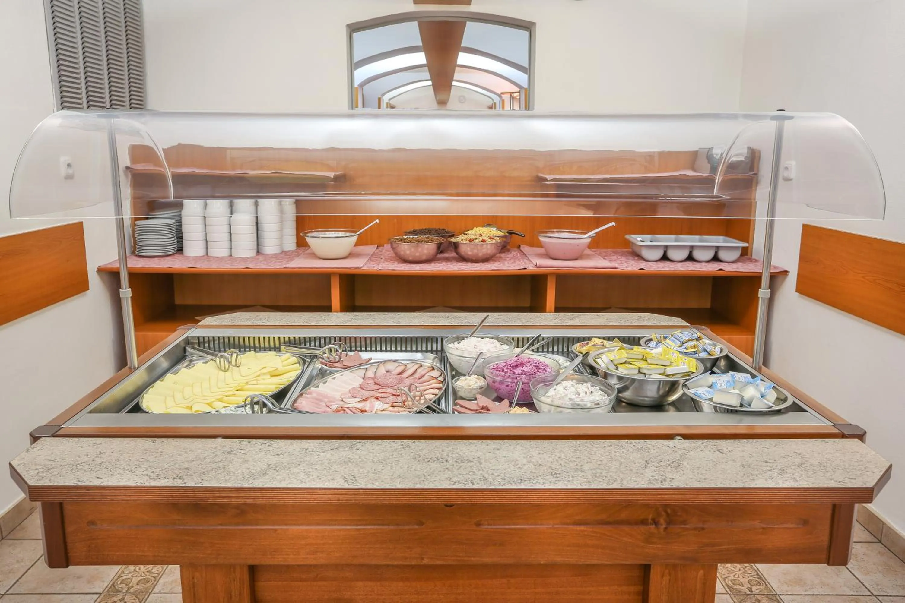 Buffet breakfast in City Club Prague