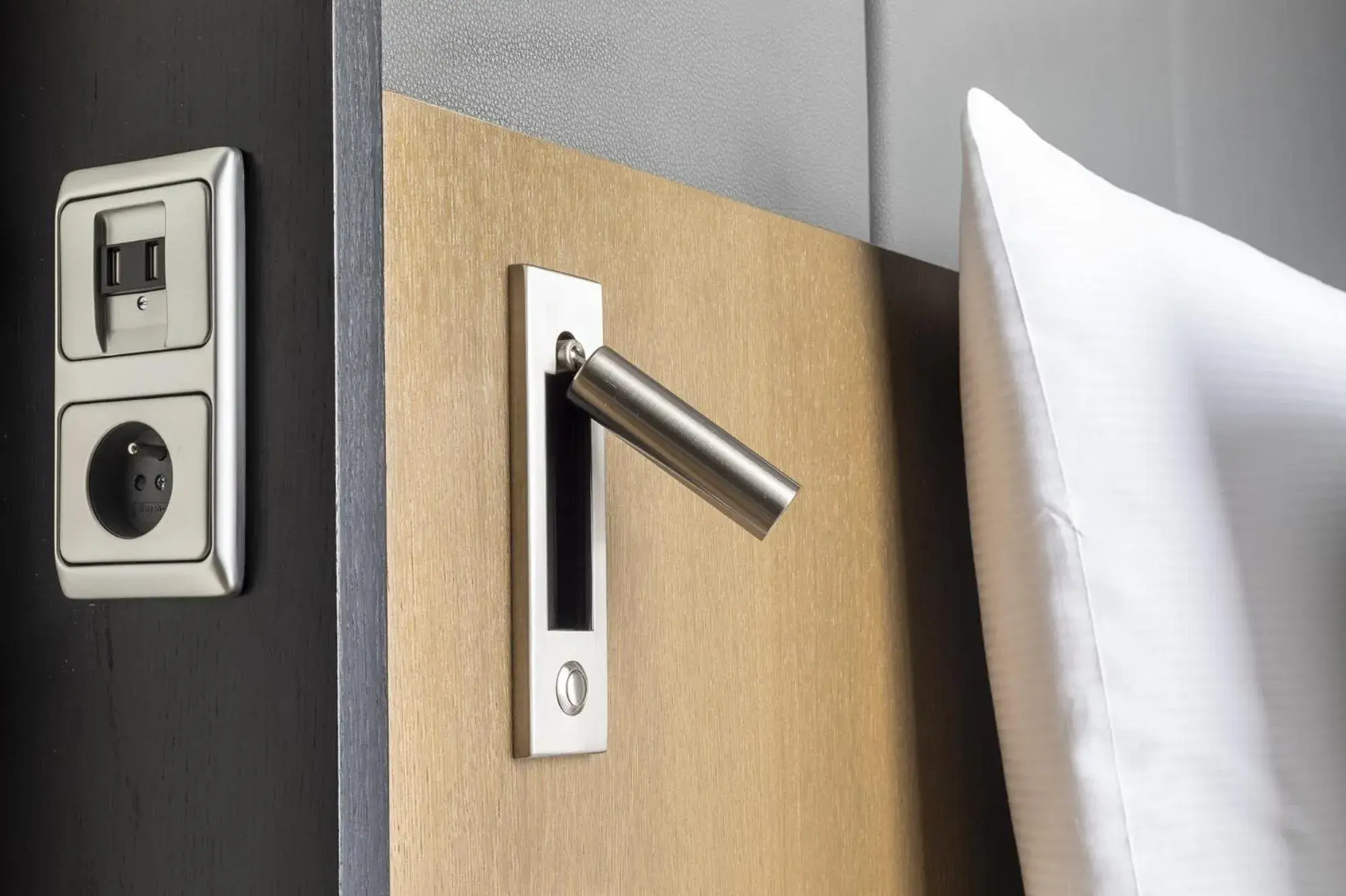 Deluxe Twin Room with River View in Hilton Prague Hotel Deluxe Twin Room with River View in Hilton Prague Hotel