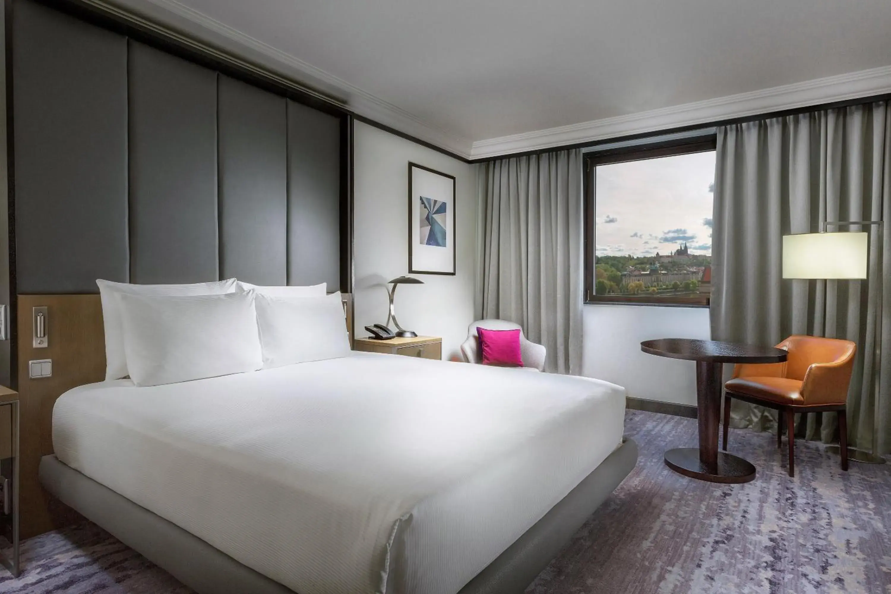 Queen Room in Hilton Prague Hotel Queen Room in Hilton Prague Hotel