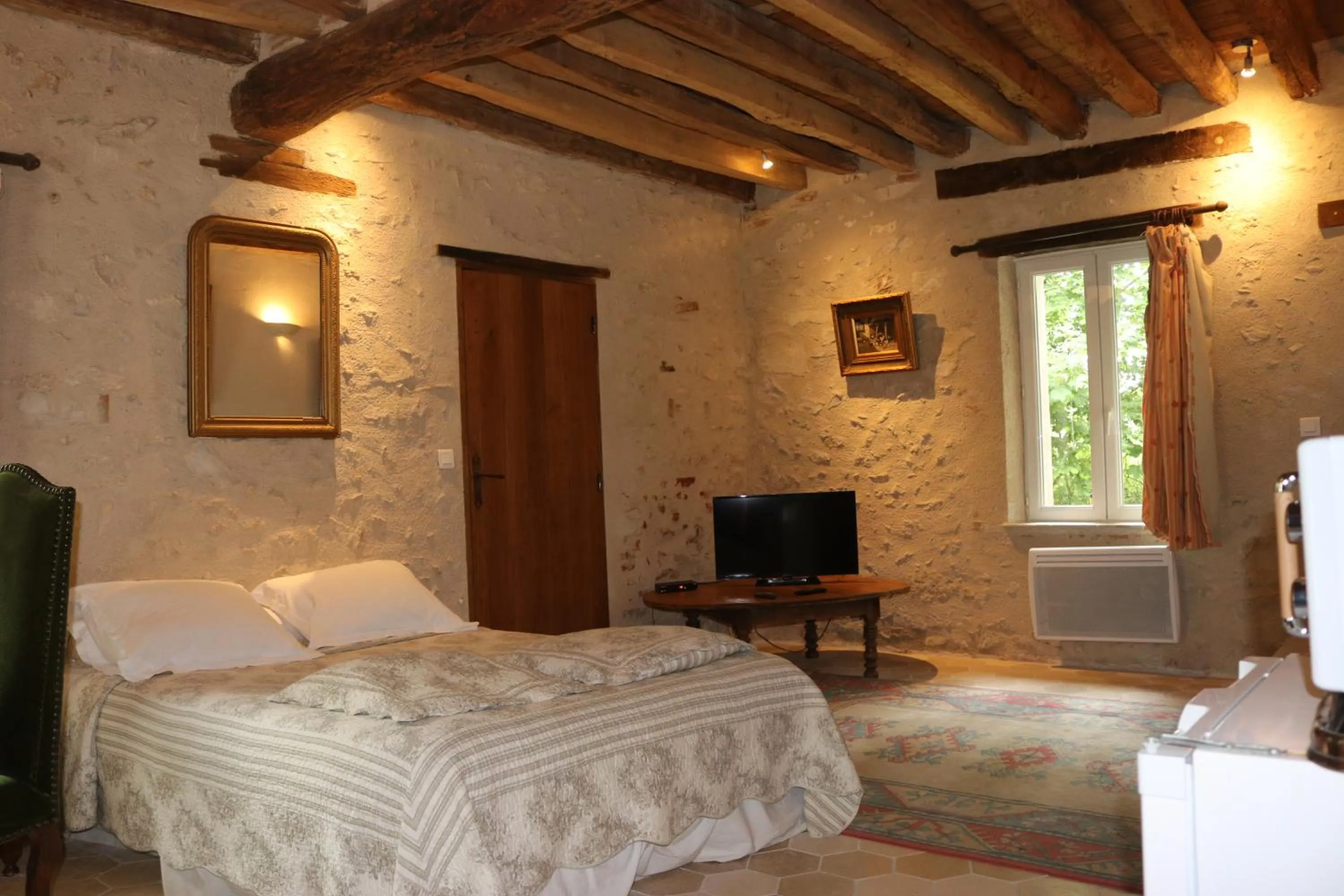 Bedroom, Bed in Maison d'hôtes Moulin du Bas Pesé