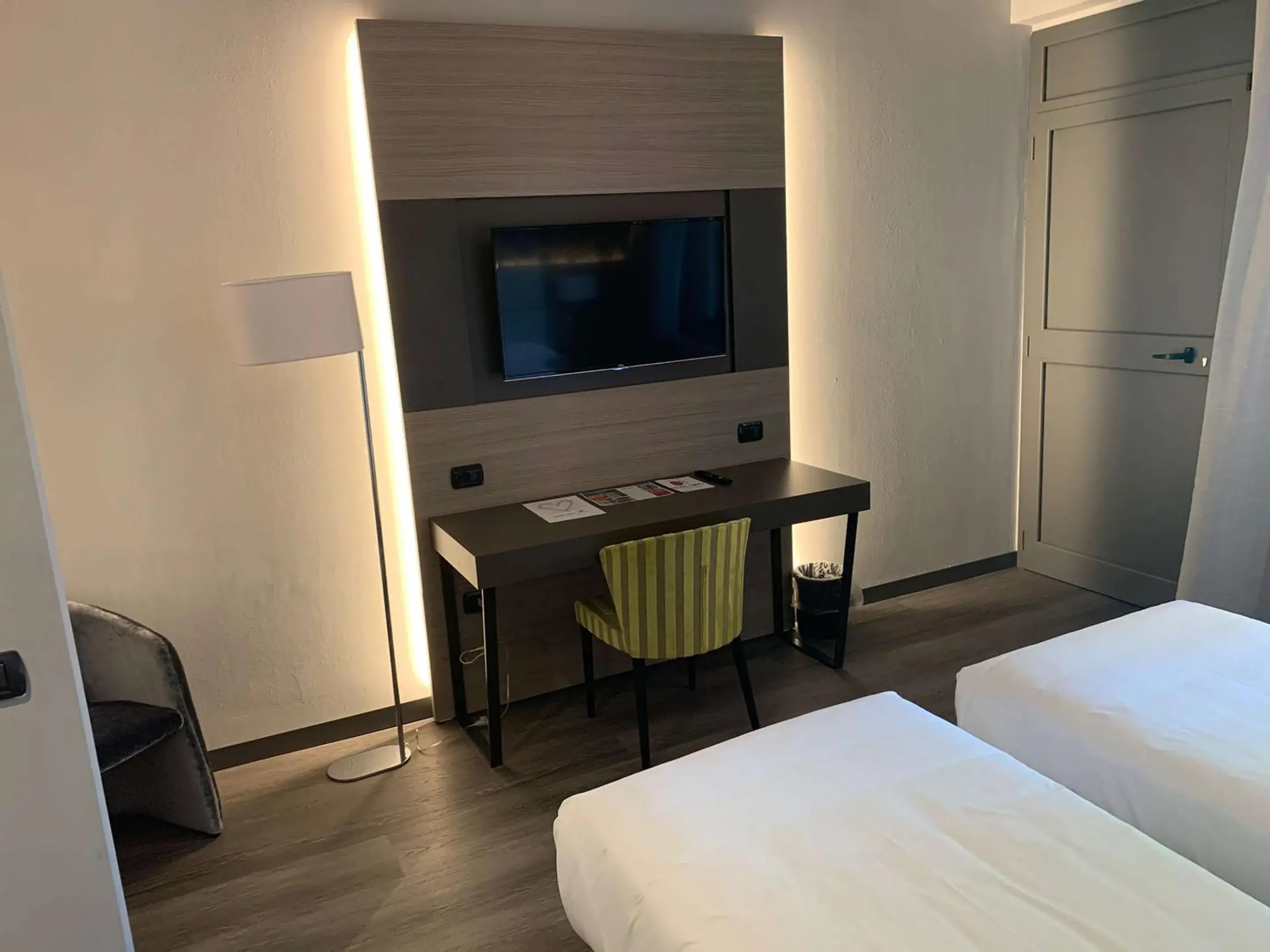 Standard Queen Room in Hotel Sirio - Sure Hotel Collection by Best Western Standard Queen Room in Hotel Sirio - Sure Hotel Collection by Best Western