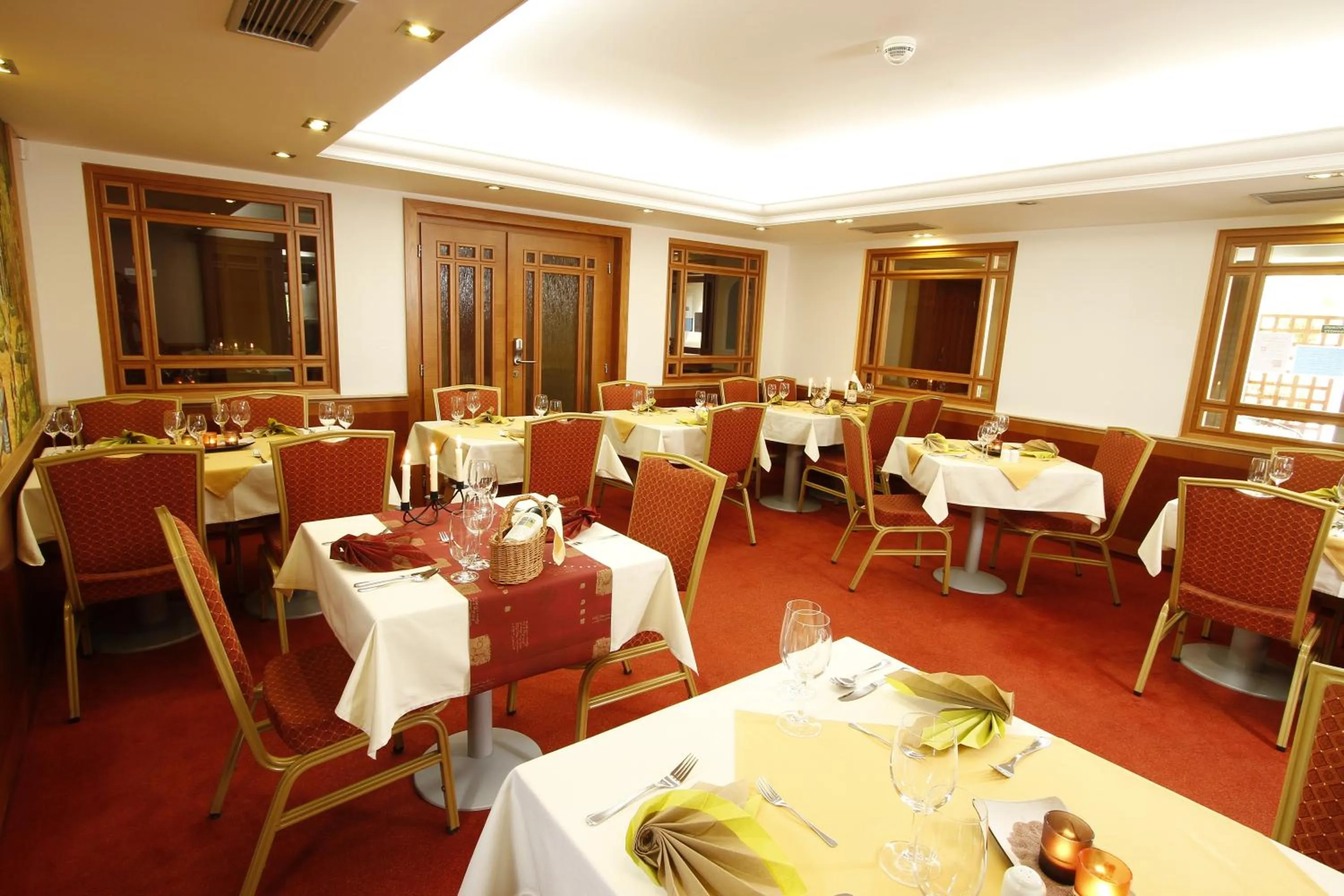 Restaurant/places to eat in Hotel Lafonte