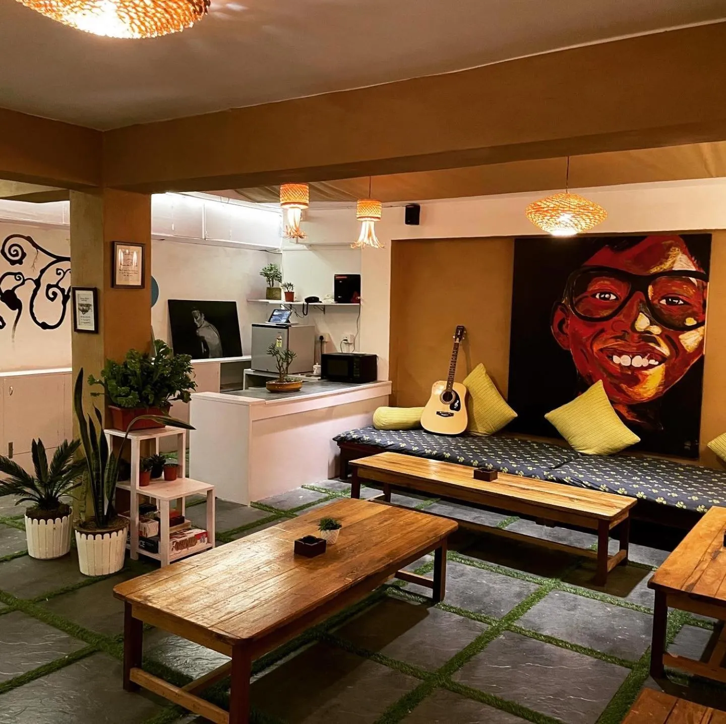 Communal lounge/ TV room in Mellow Fellow Hostel