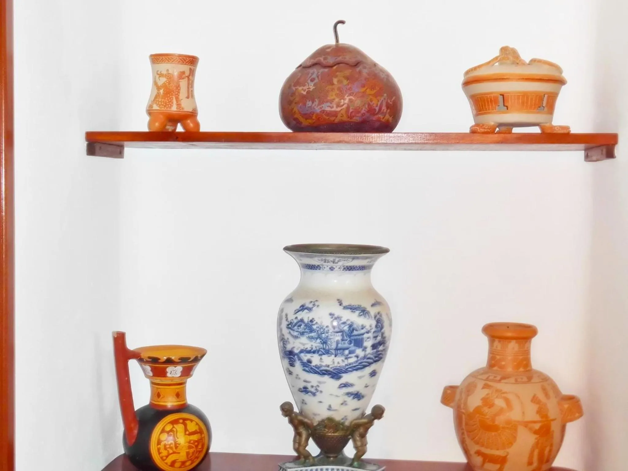 Decorative detail in Casa Gatos Suites