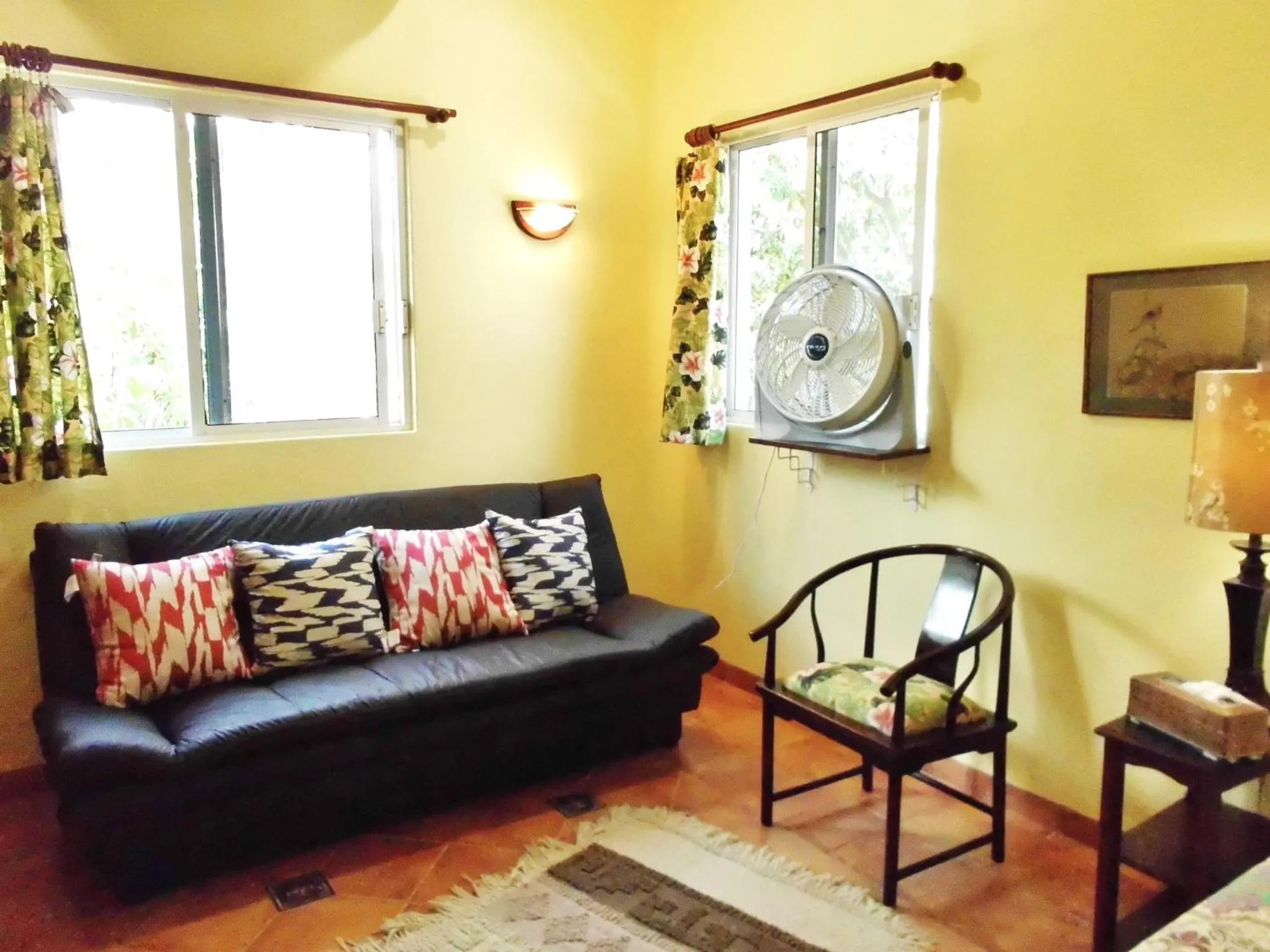 Seating area in Casa Gatos Suites