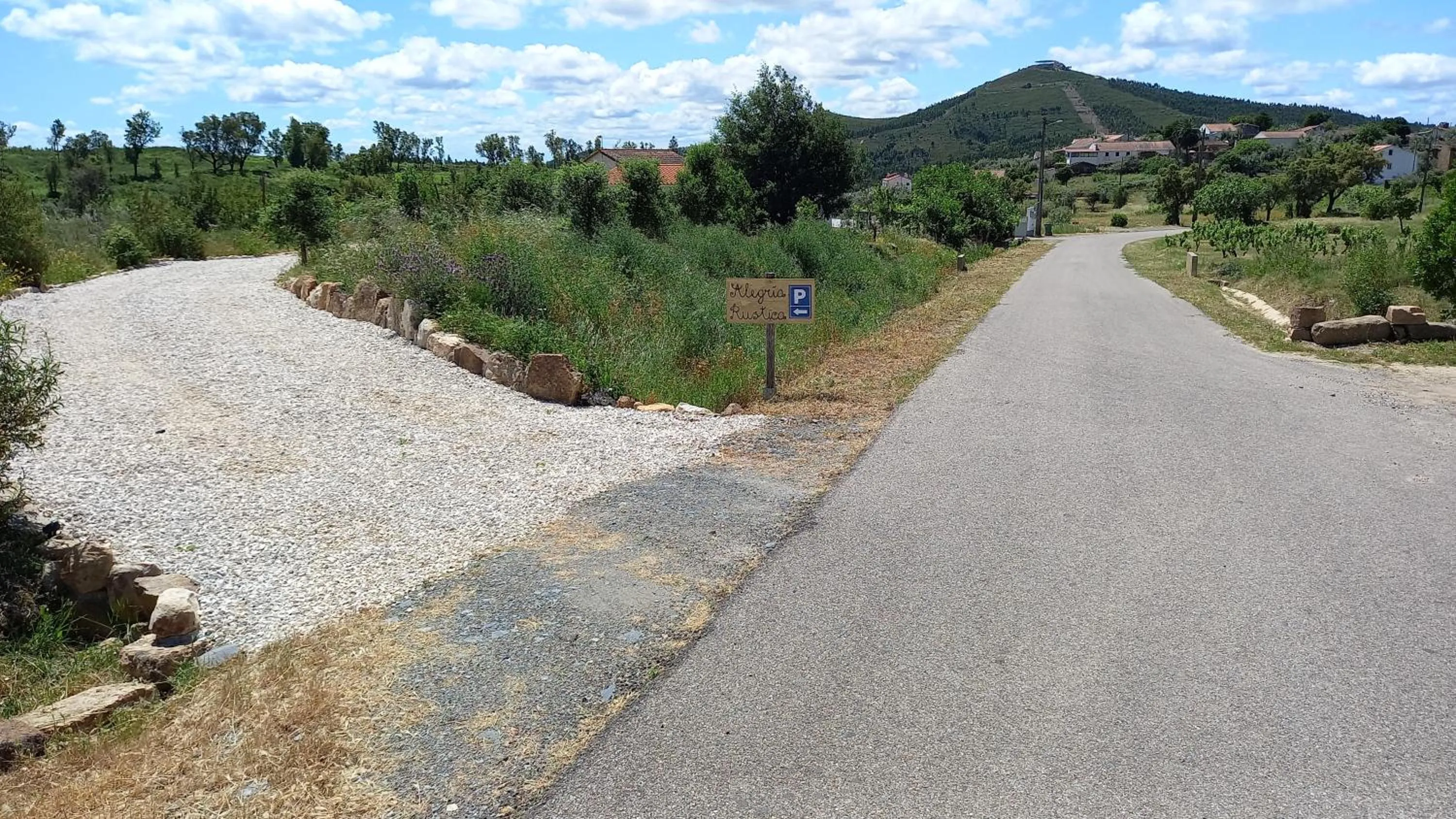 Neighbourhood in Alegria rustica