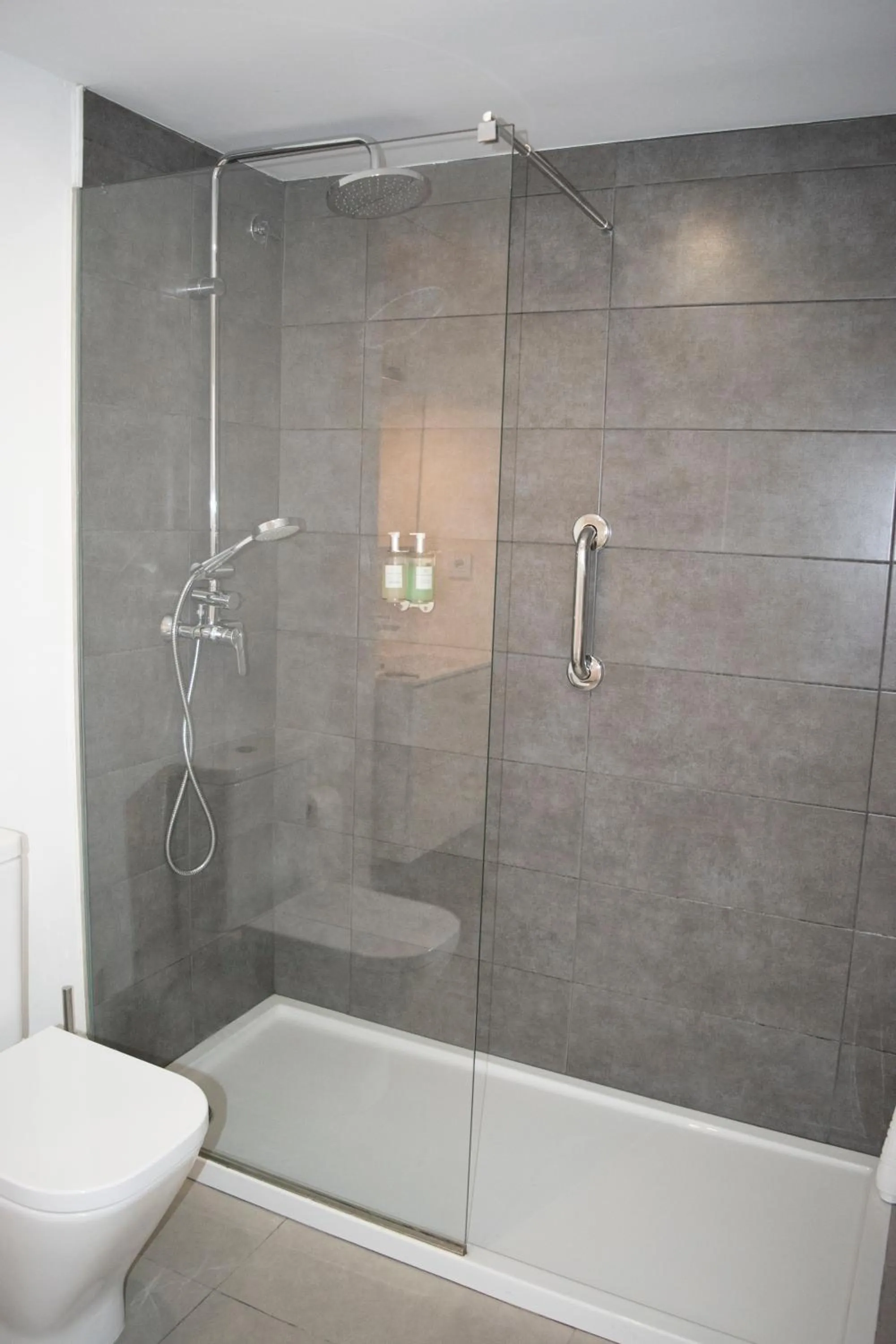 Shower in Marina Palace by Intercorp Hotel Group