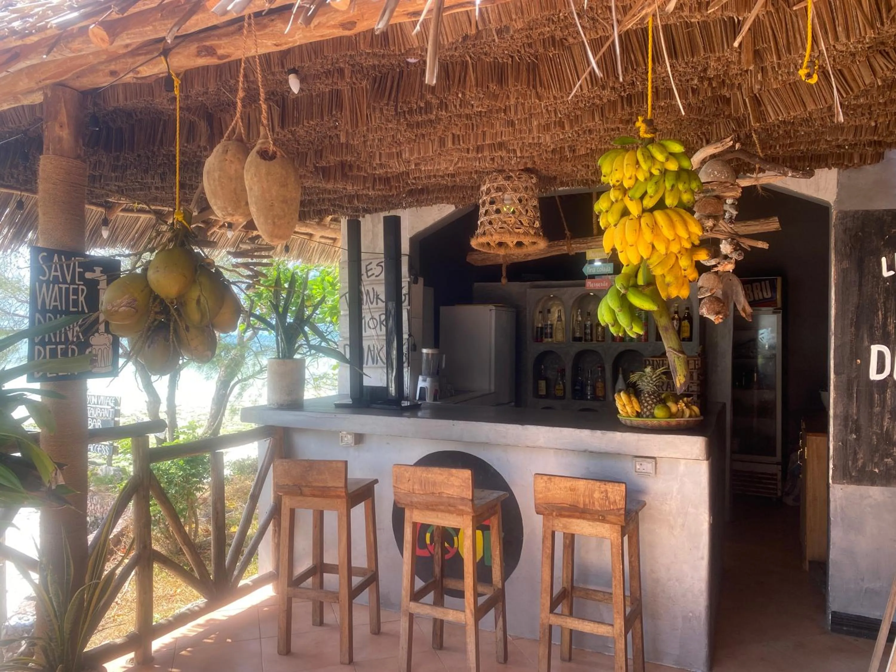 Restaurant/places to eat in Mbuyuni Beach Village