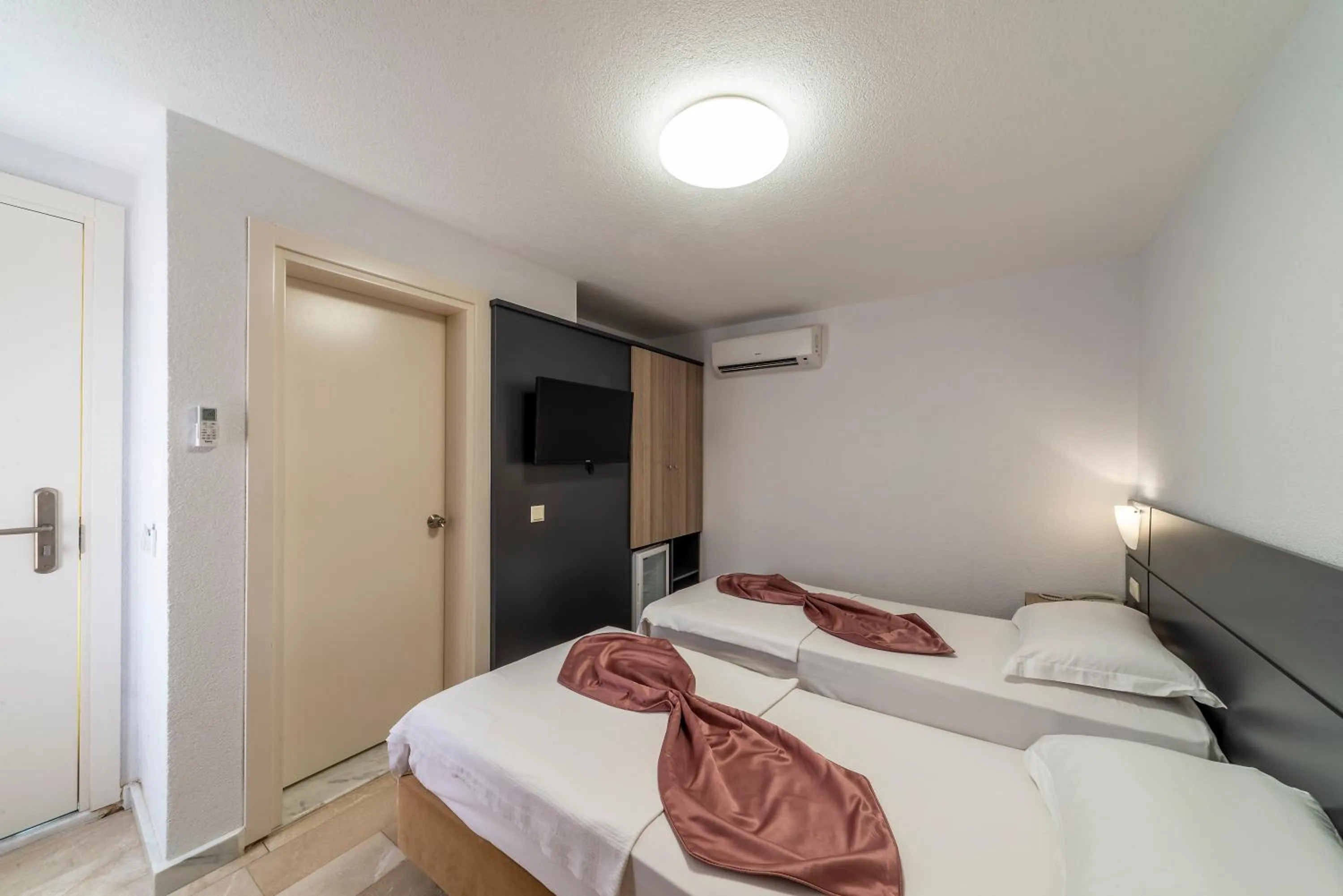 Bed in laden hotel bodrum