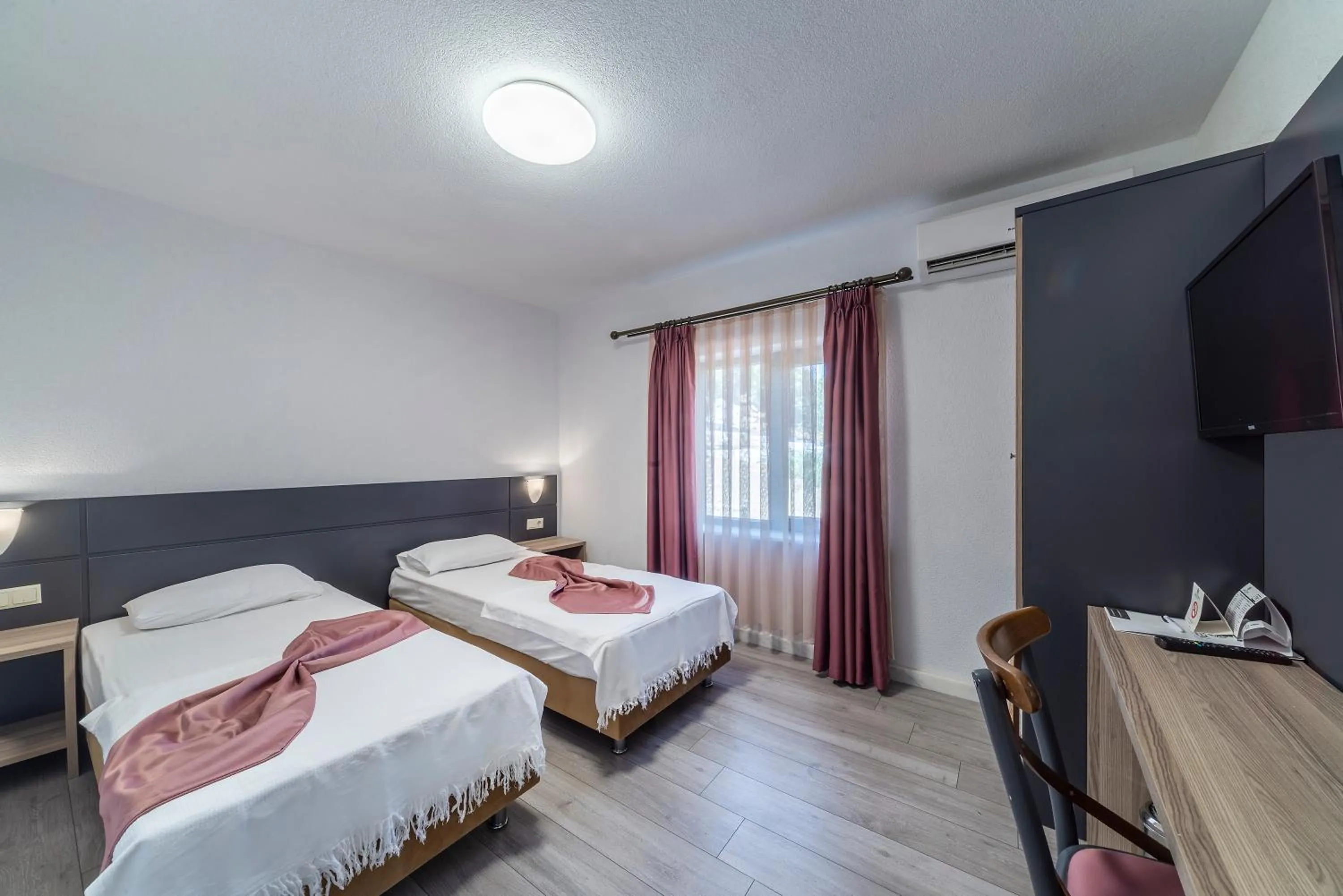 Bed in laden hotel bodrum