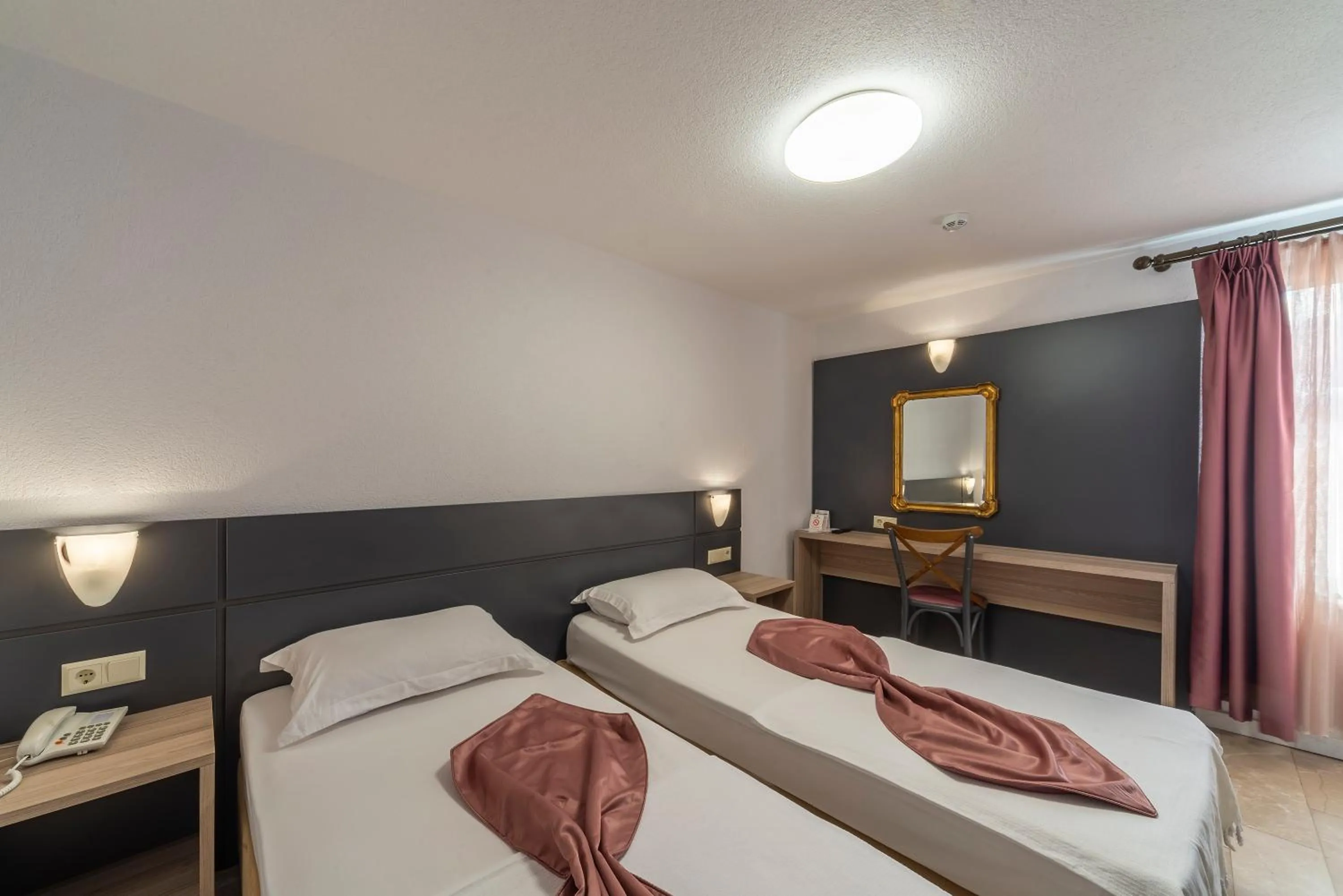 Bed in laden hotel bodrum