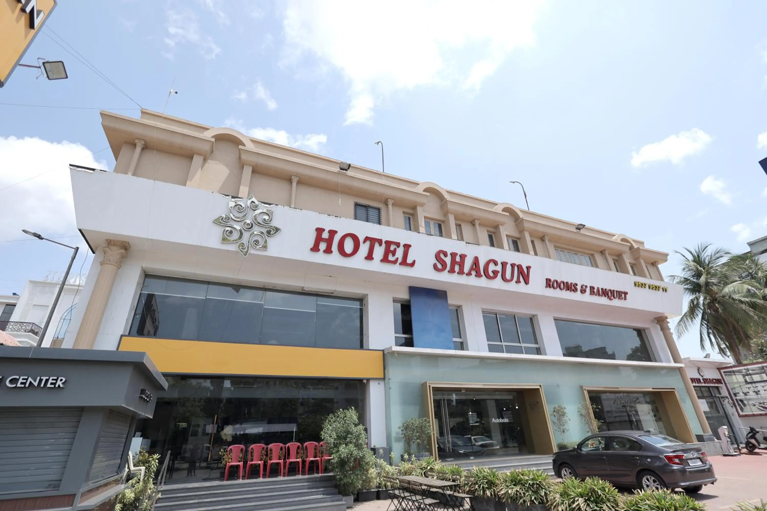 Property building in Hotel Shagun, Piplod City Centre Surat