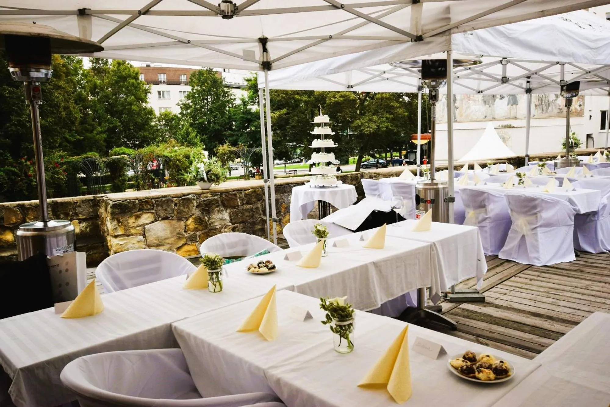 Facade/entrance in Hotel Rous