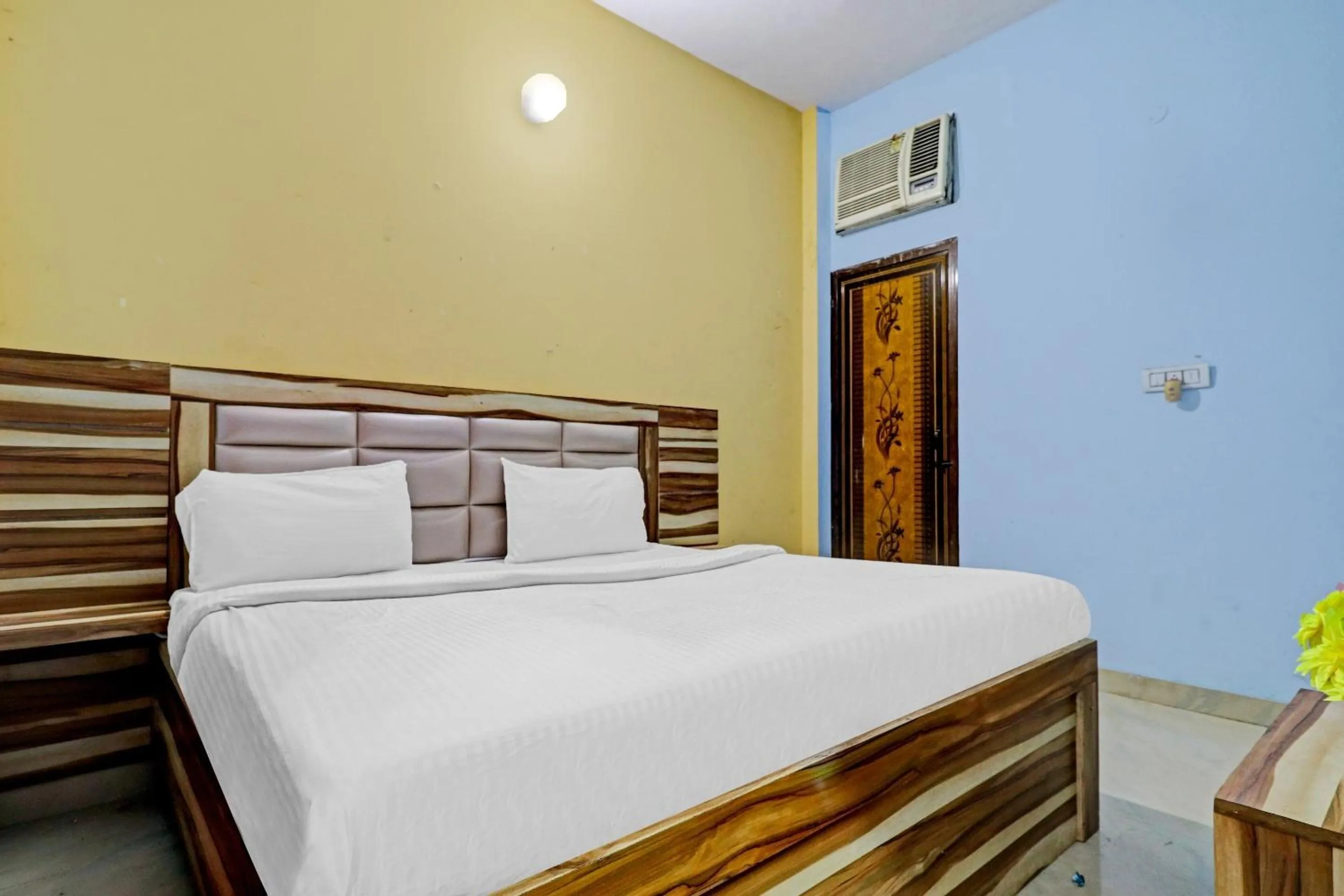 Bedroom, Bed in Hotel O Knight guest house