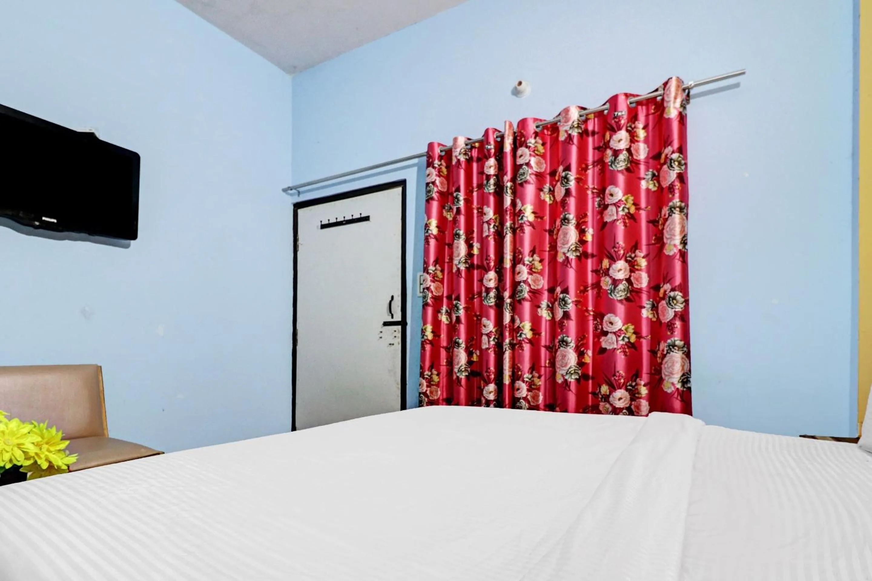 Bedroom, Bed in Hotel O Knight guest house