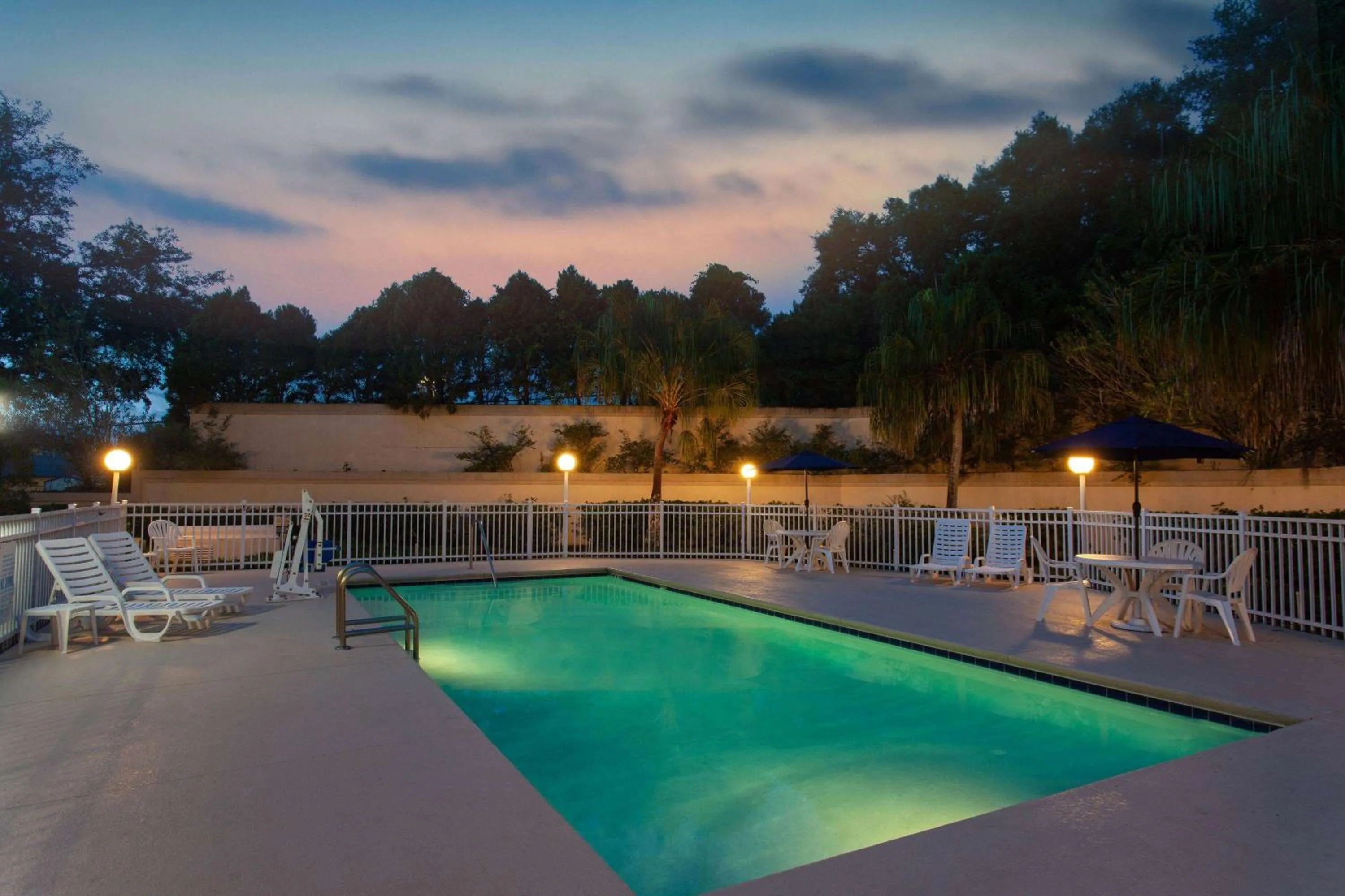 Swimming pool in Microtel Inn and Suites by Wyndham - Lady Lake/ The Villages