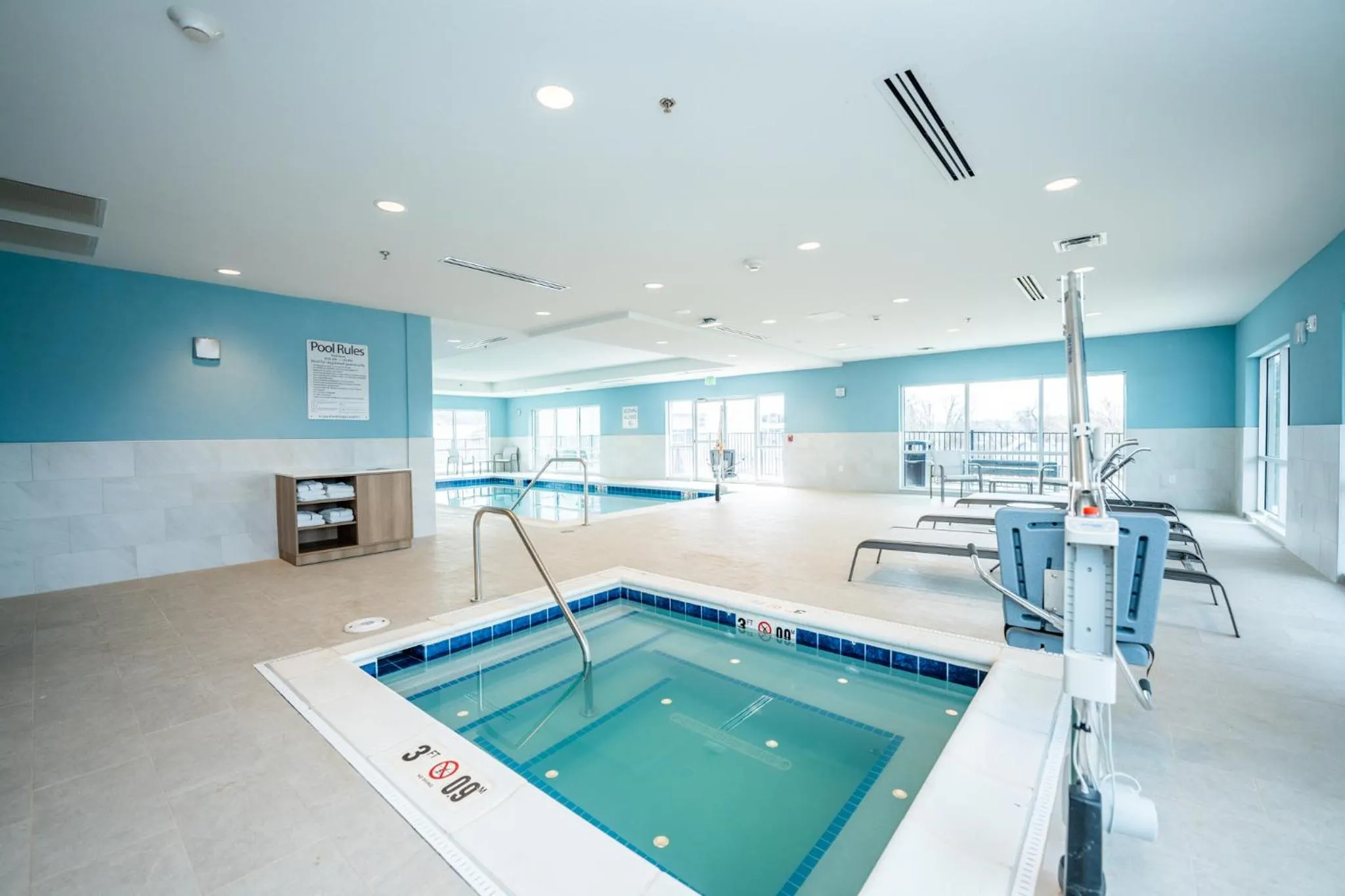Hot Tub in Holiday Inn Express & Suites Charlottesville by IHG
