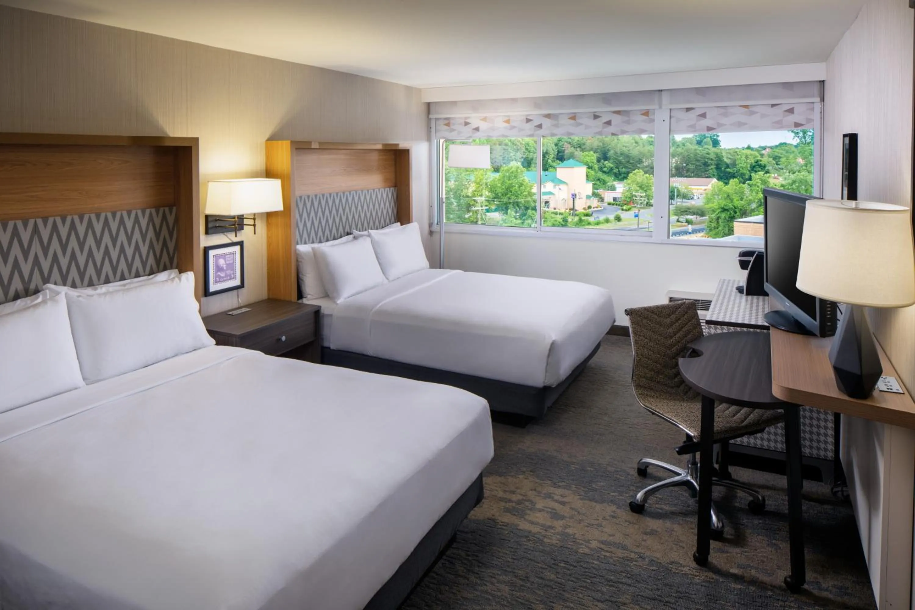 Photo of the whole room, Bed in Holiday Inn Express & Suites Charlottesville by IHG